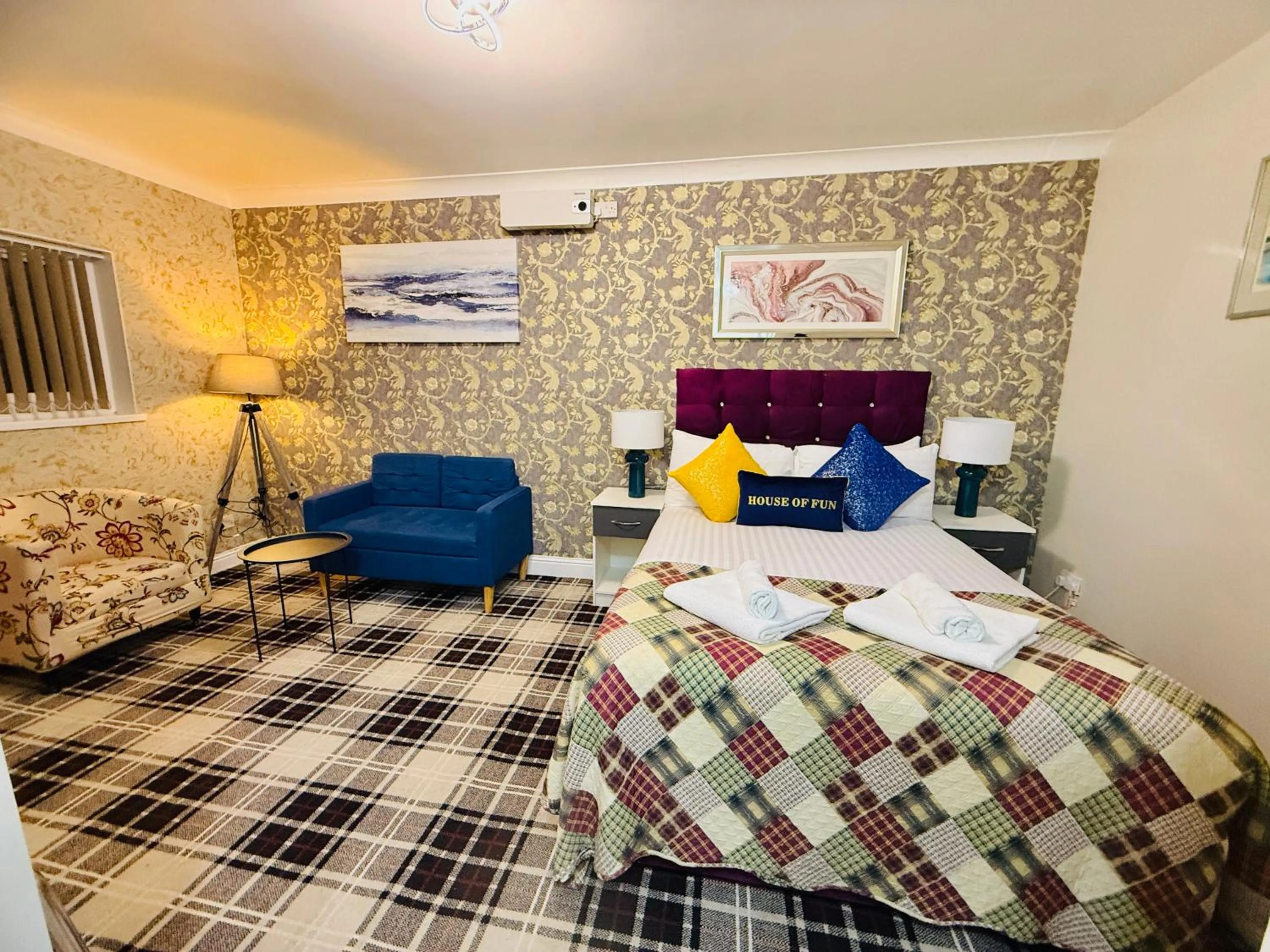 Bed in 4 Sisters Inn