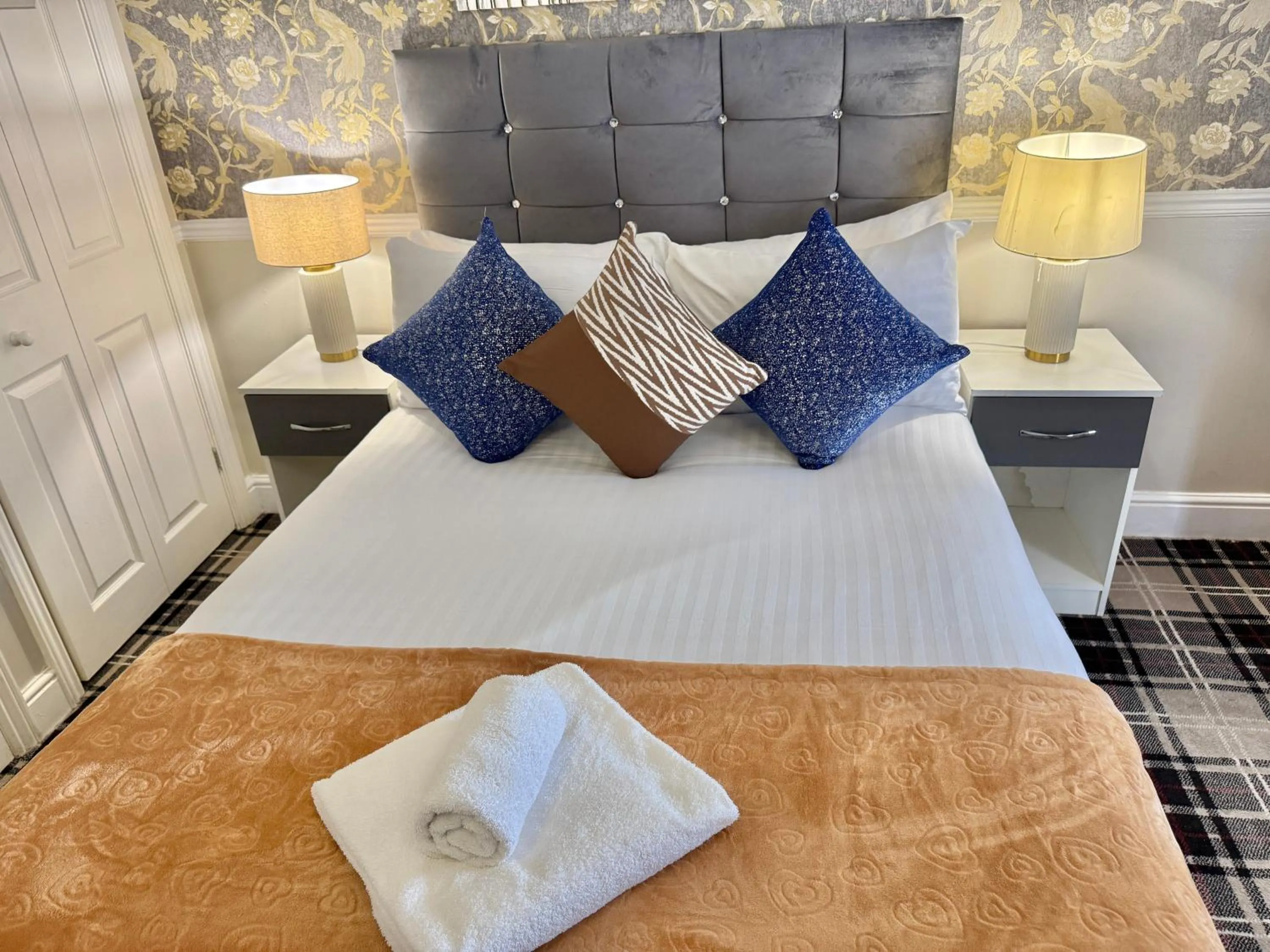 Bed in 4 Sisters Inn