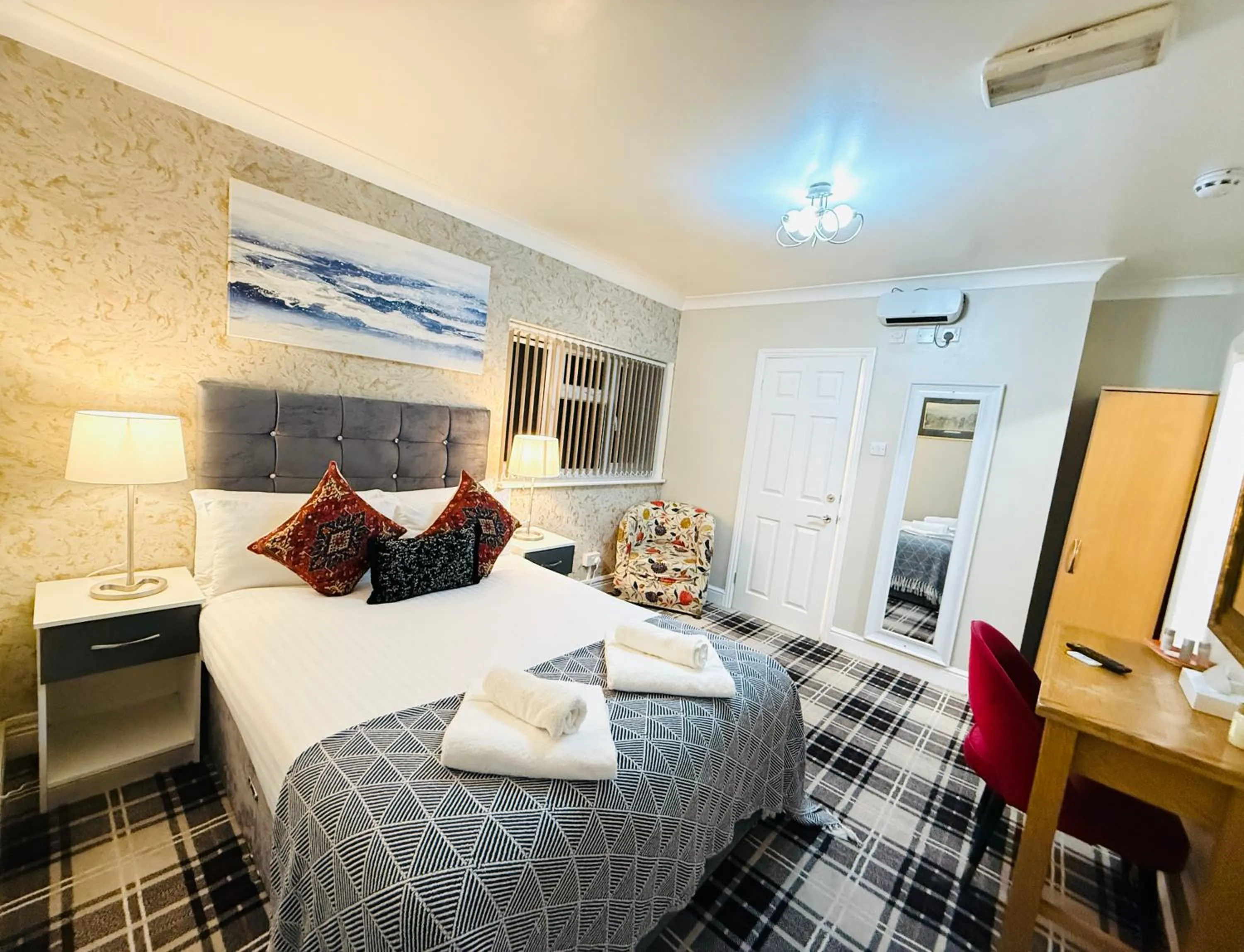 Bed in 4 Sisters Inn