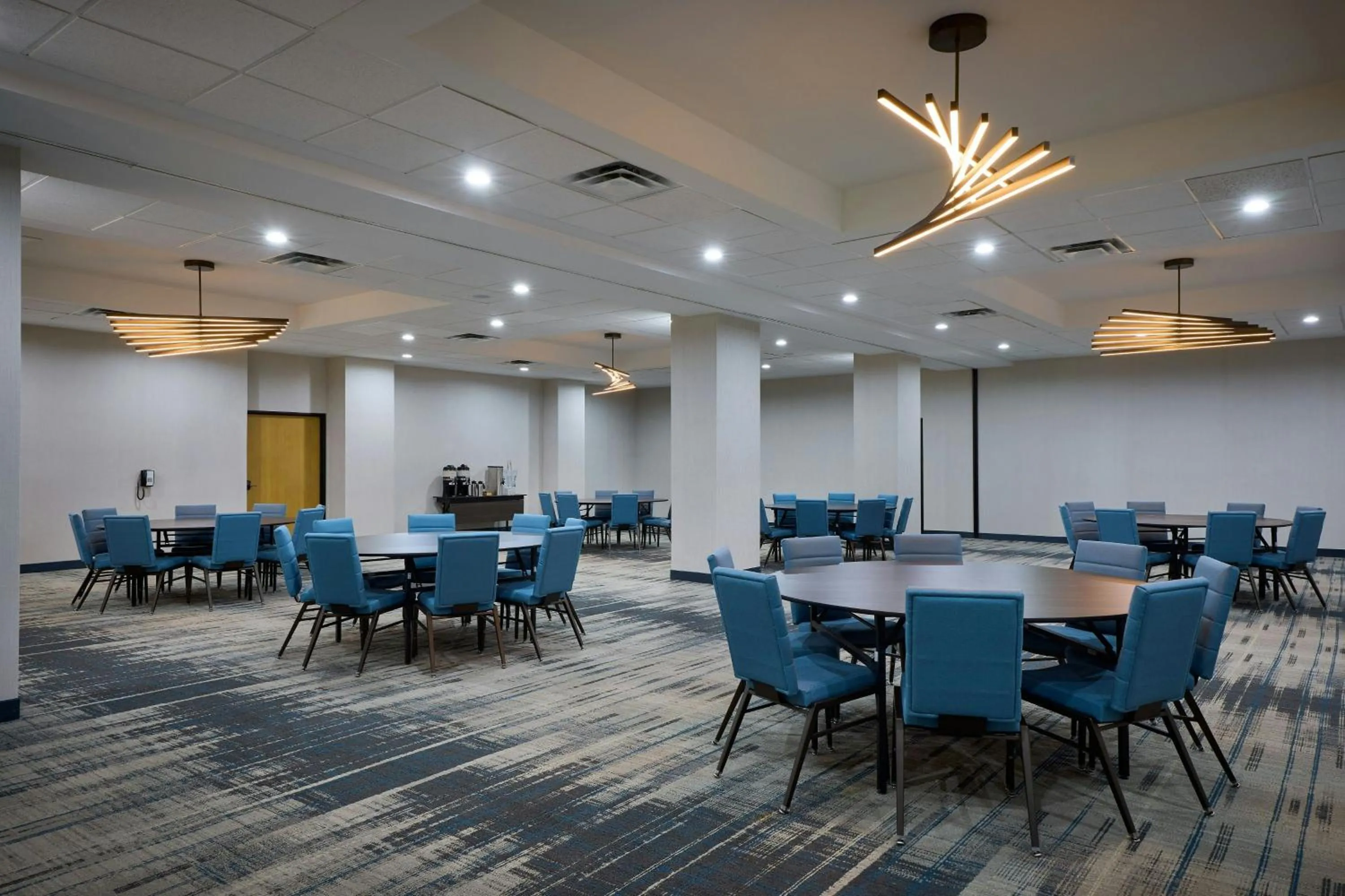 Meeting/conference room in Four Points by Sheraton Englewood Centennial Airport