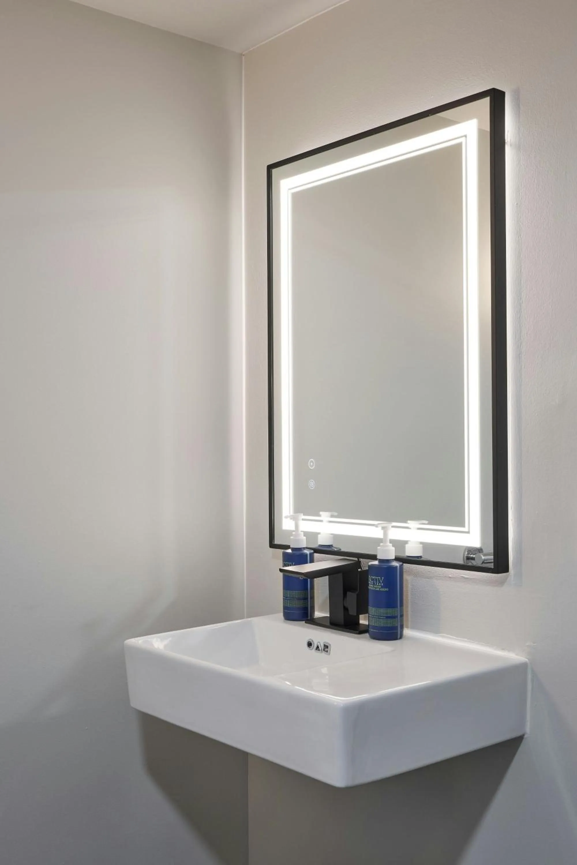 Bathroom in Four Points by Sheraton Englewood Centennial Airport