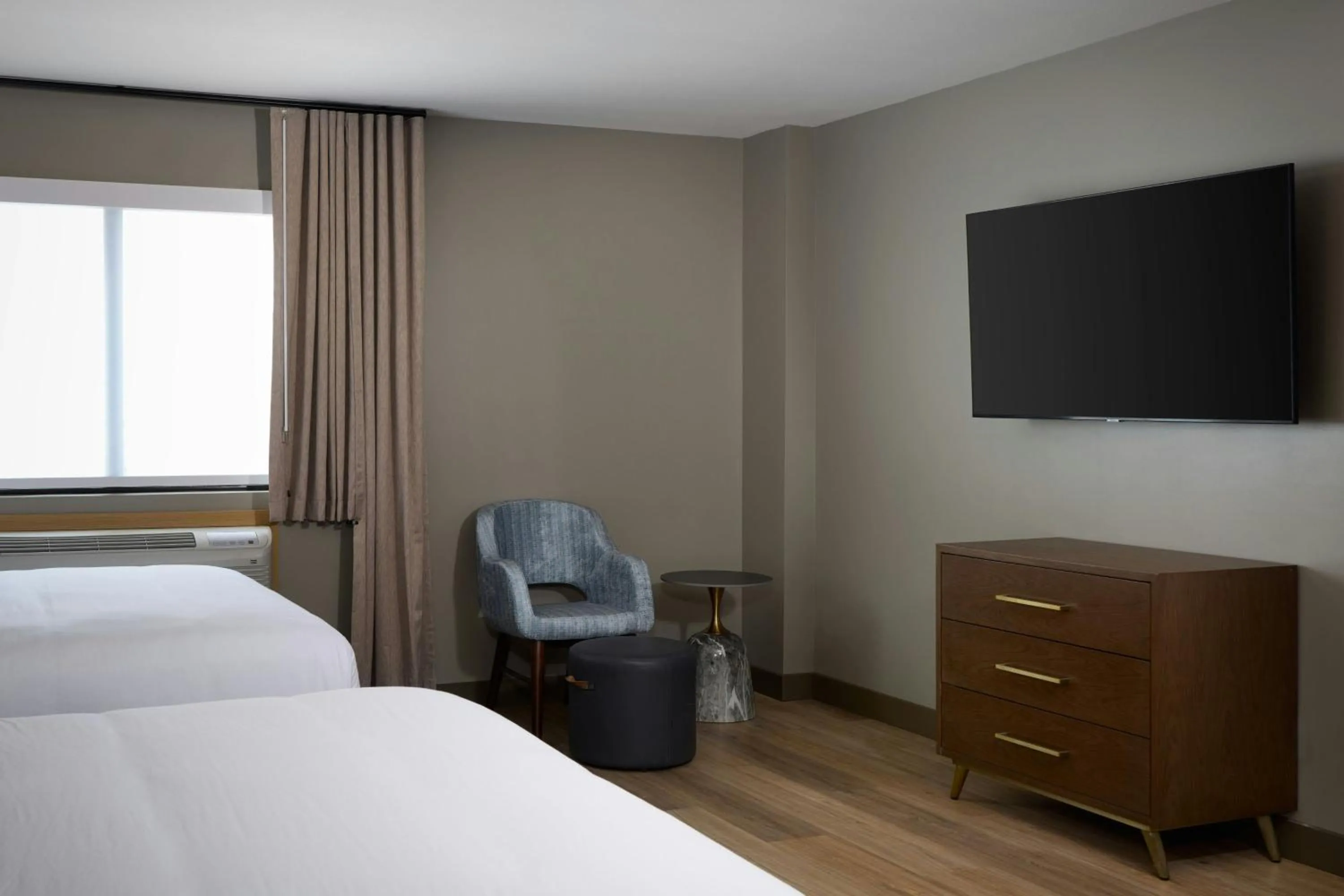 Bedroom, Bed in Four Points by Sheraton Englewood Centennial Airport