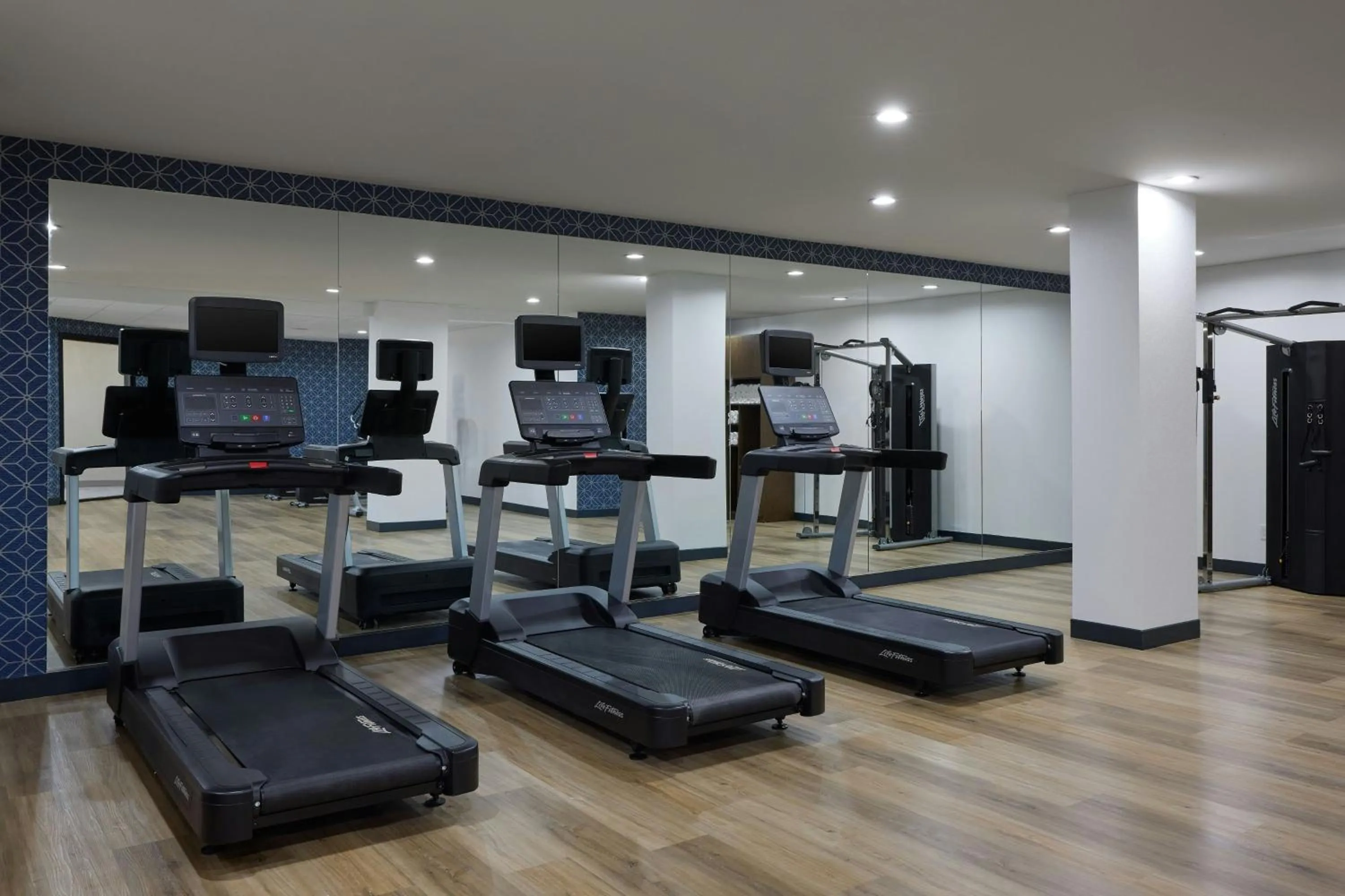 Fitness centre/facilities in Four Points by Sheraton Englewood Centennial Airport