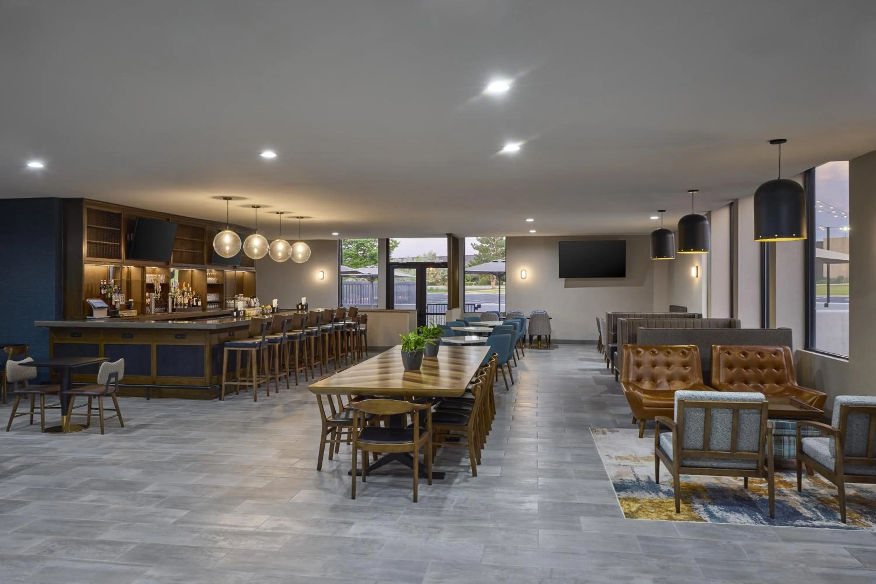 Restaurant/places to eat in Four Points by Sheraton Englewood Centennial Airport