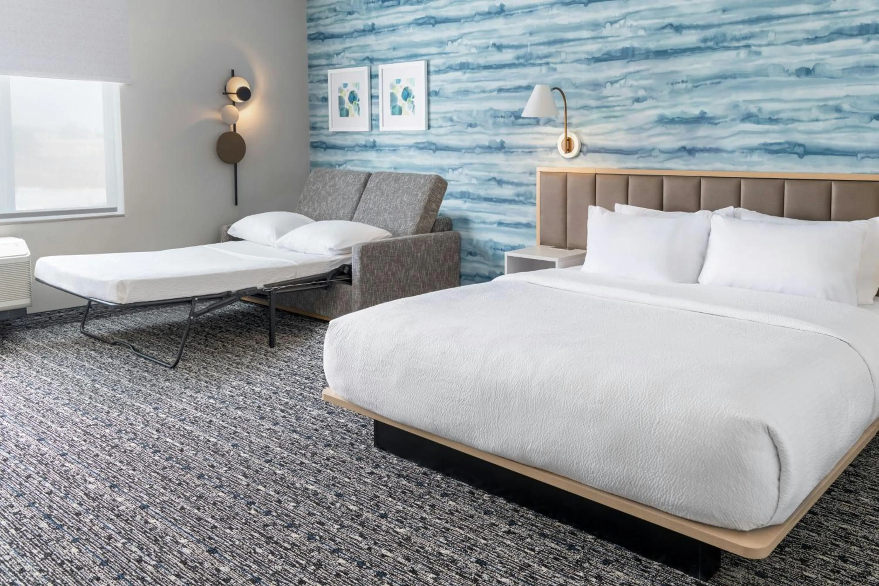 Photo of the whole room, Bed in TownePlace Suites by Marriott Detroit Taylor