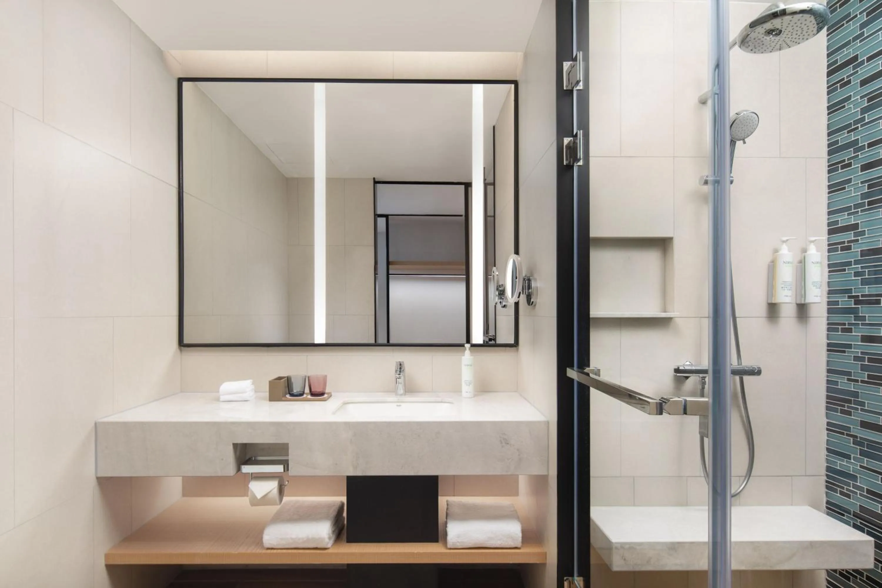 Bathroom in Fairfield by Marriott Hangzhou Wulin Square, China