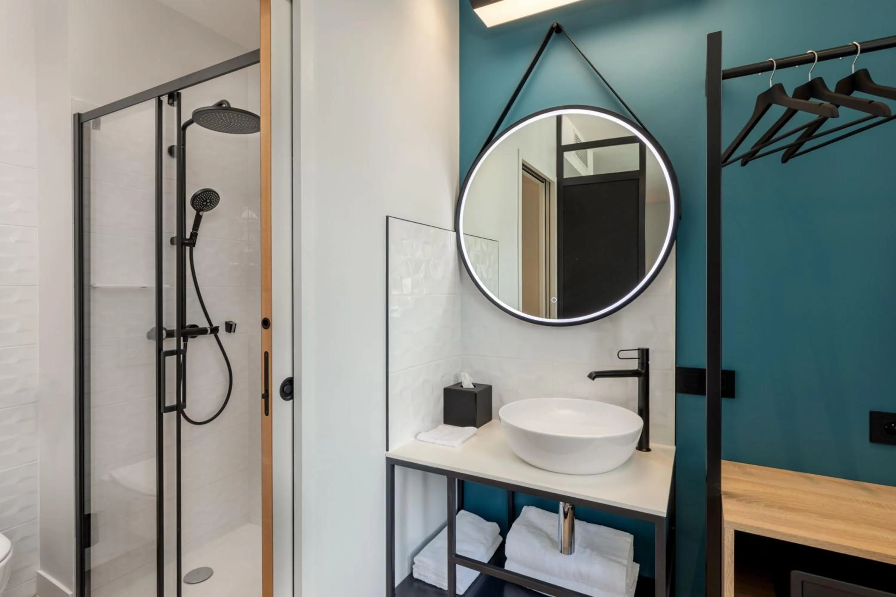 Photo of the whole room in Aloft Hotel, By Marriott