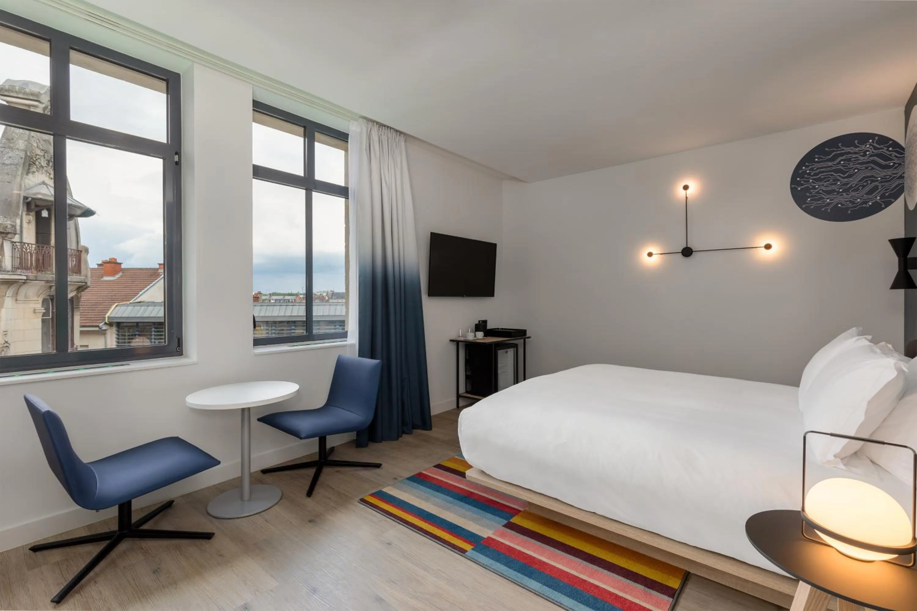 Bedroom, Bed in Aloft Hotel, By Marriott