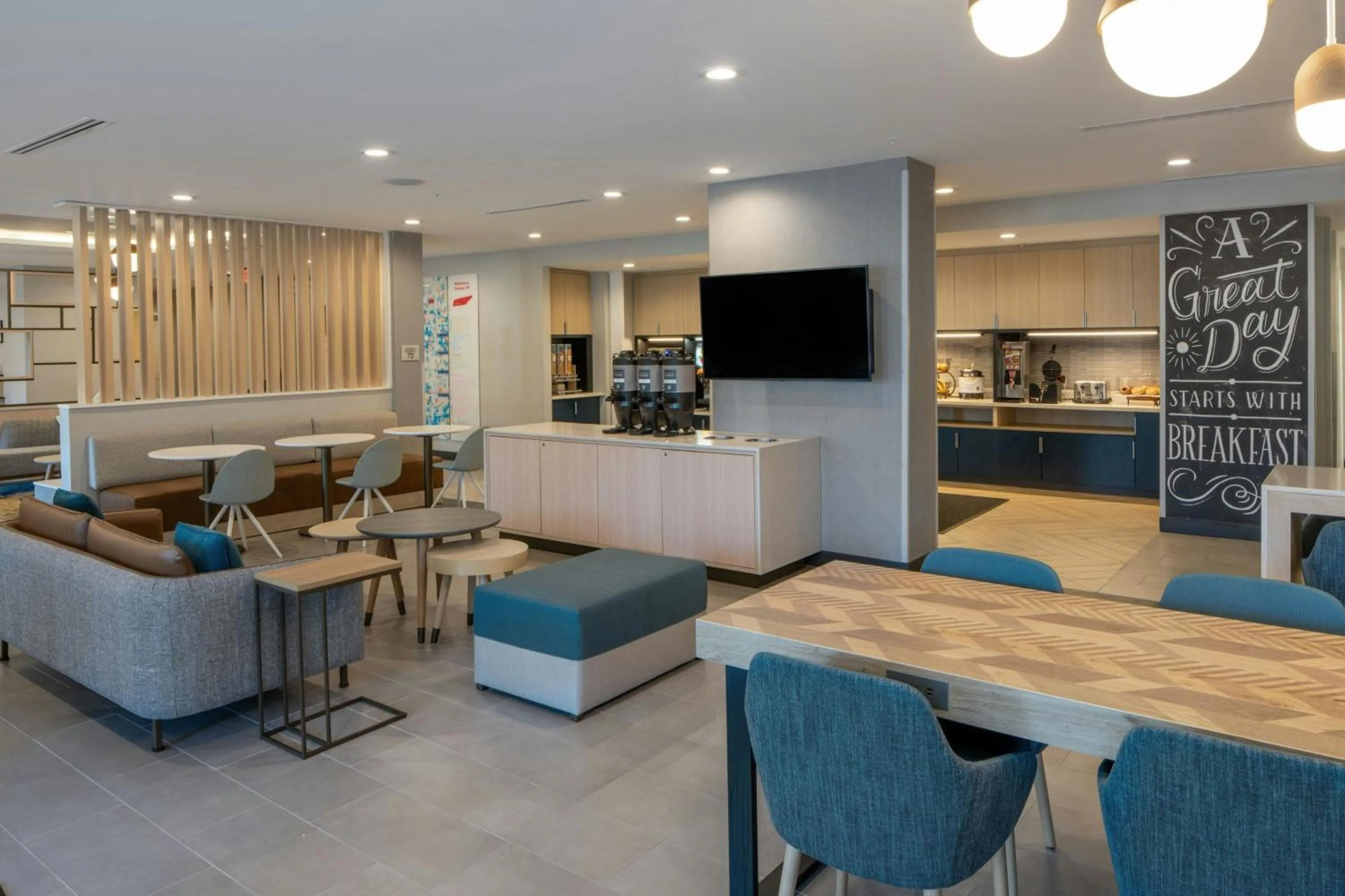 Breakfast in TownePlace Suites by Marriott Memphis Cordova