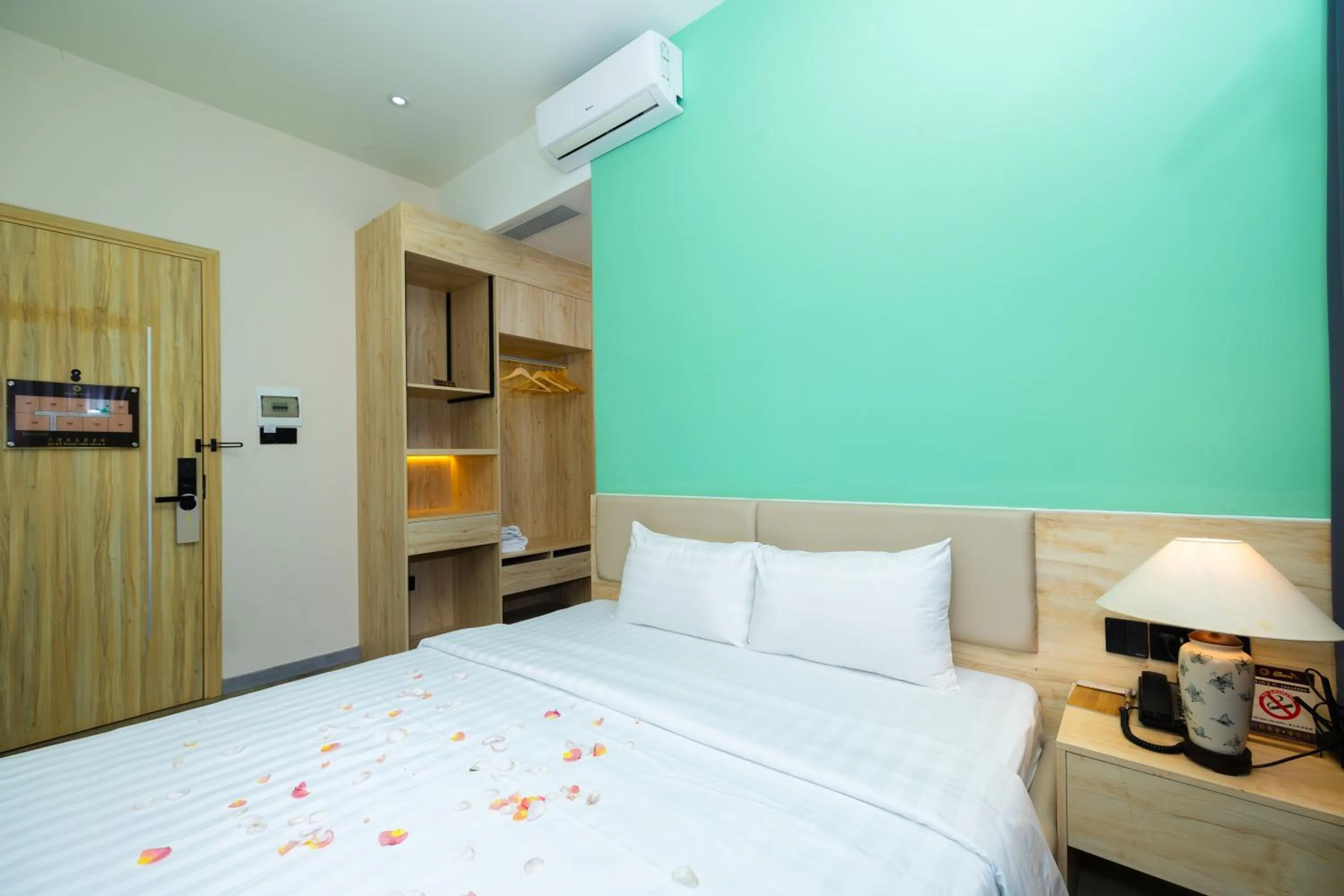 TV and multimedia, Bed in Khách sạn Phước Lộc Thọ 2 - 福禄寿