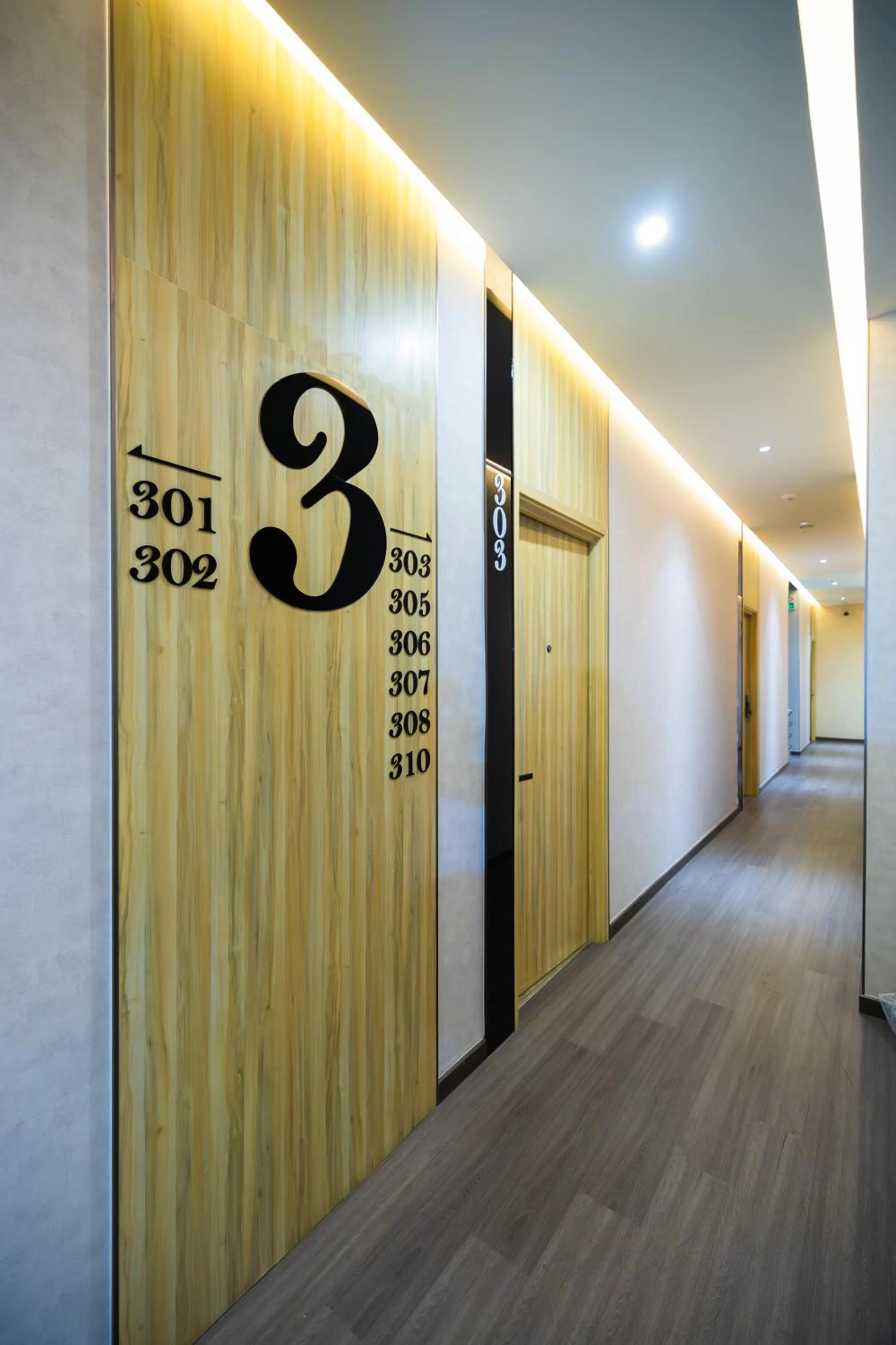 elevator in Khách sạn Phước Lộc Thọ 2 - 福禄寿