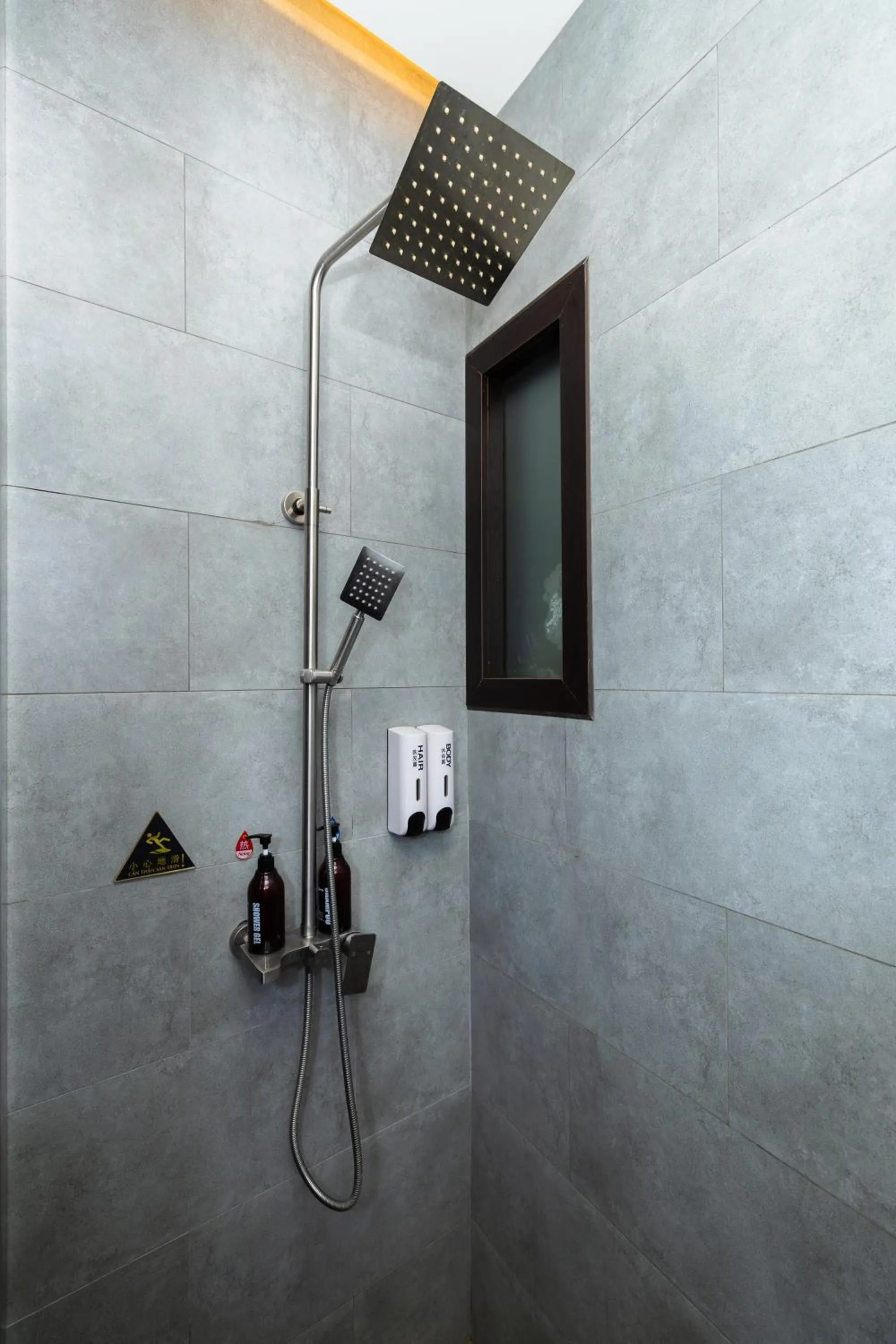 Shower in Khách sạn Phước Lộc Thọ 2 - 福禄寿