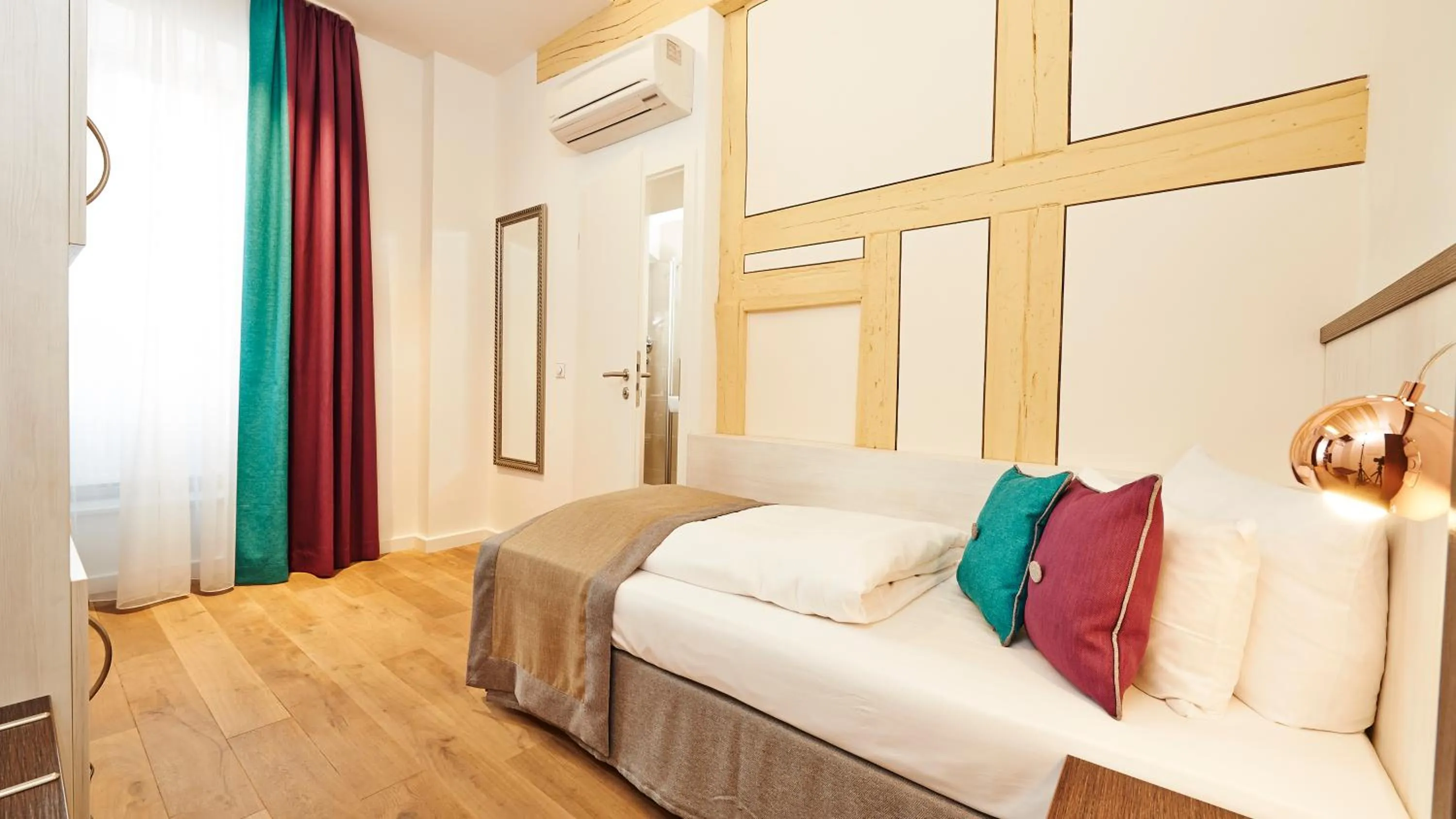 Day, Bed in Hotel Elch Boutique