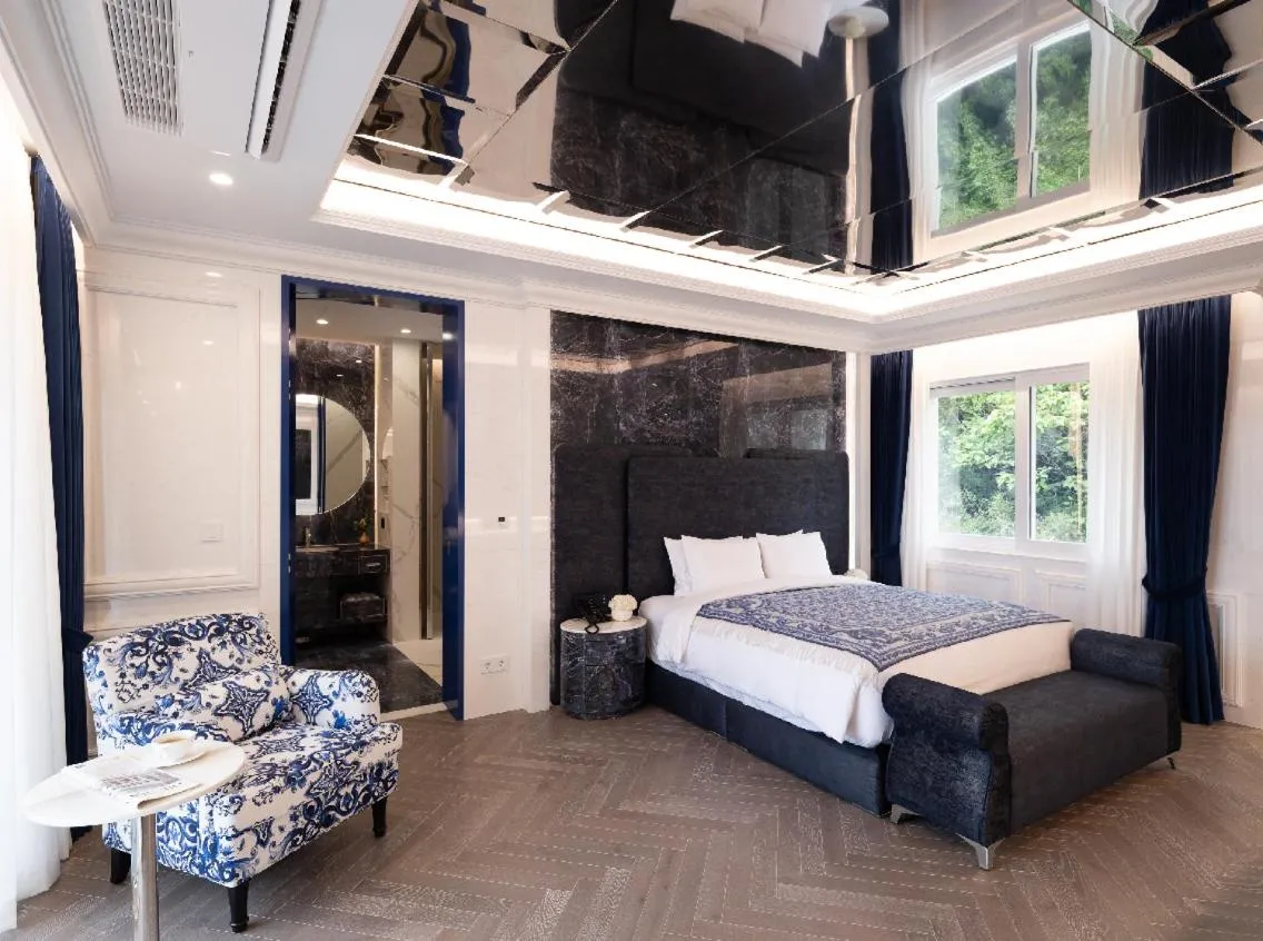 Bed in Hotel Toscana