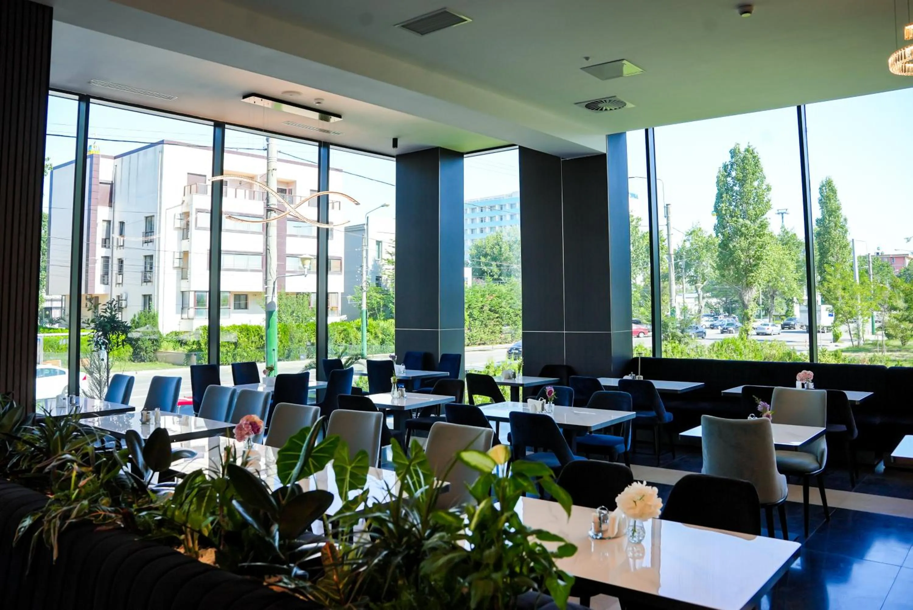 Restaurant/places to eat in Panoramic Mamaia Hotel