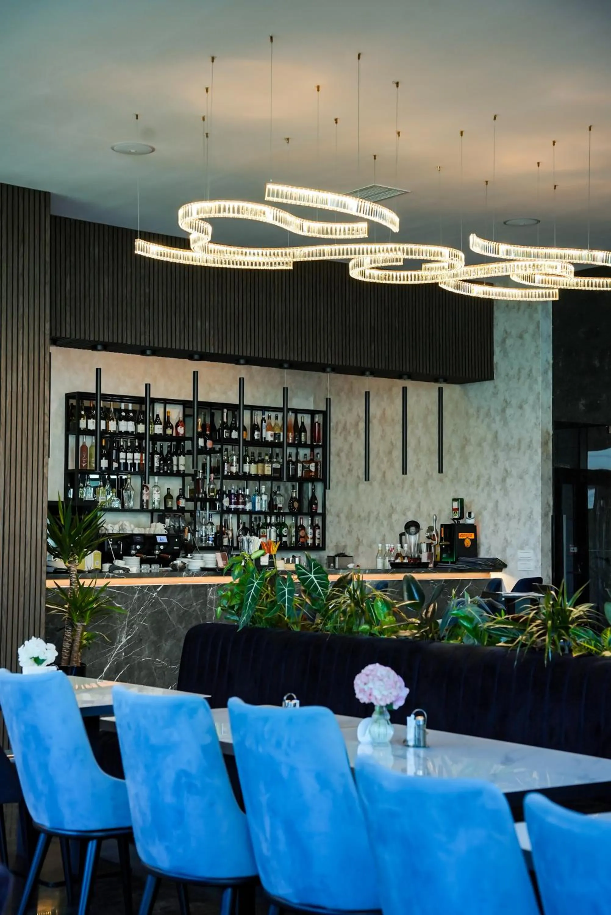 Restaurant/places to eat in Panoramic Mamaia Hotel