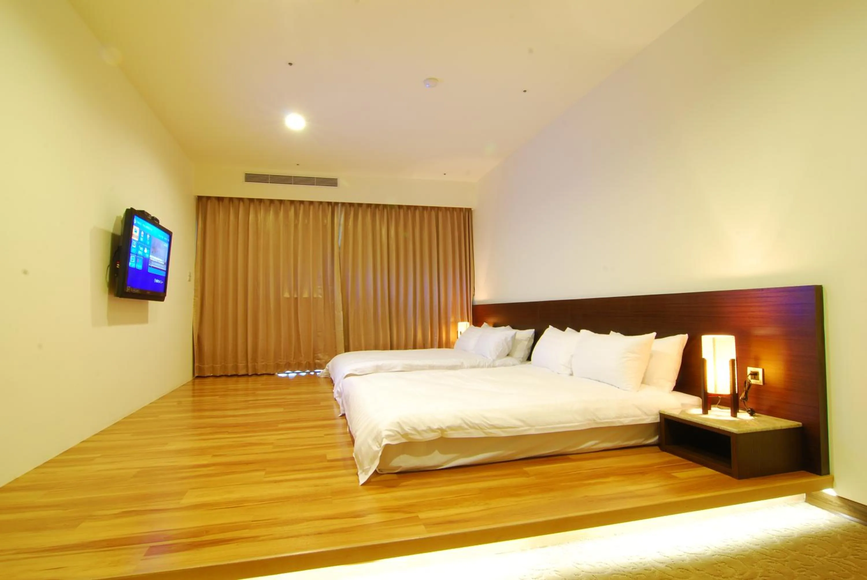 Bed in New Taipei Hot Spring Hotel