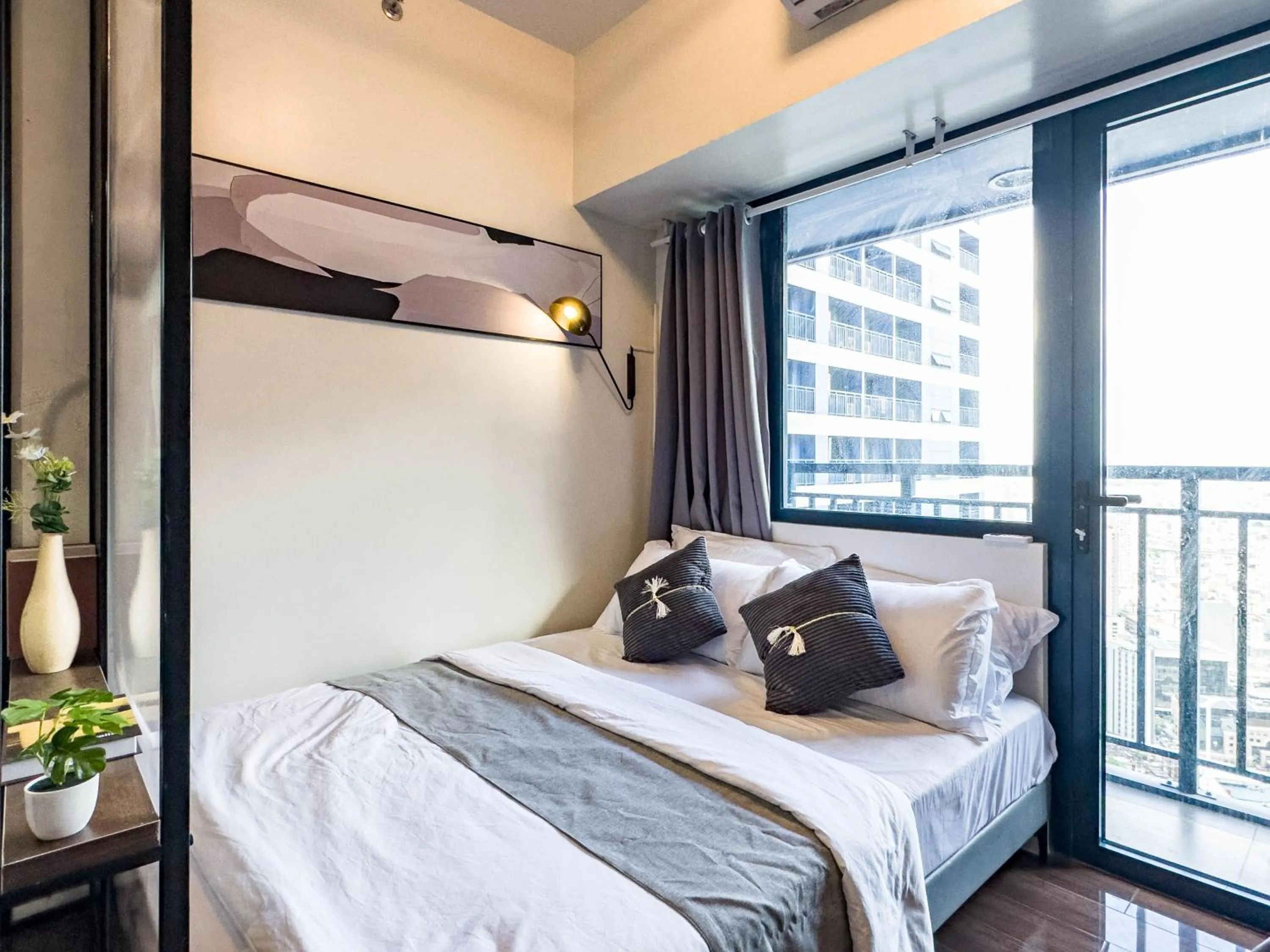 Bed in GemstoneBR in SMDC Air Residences