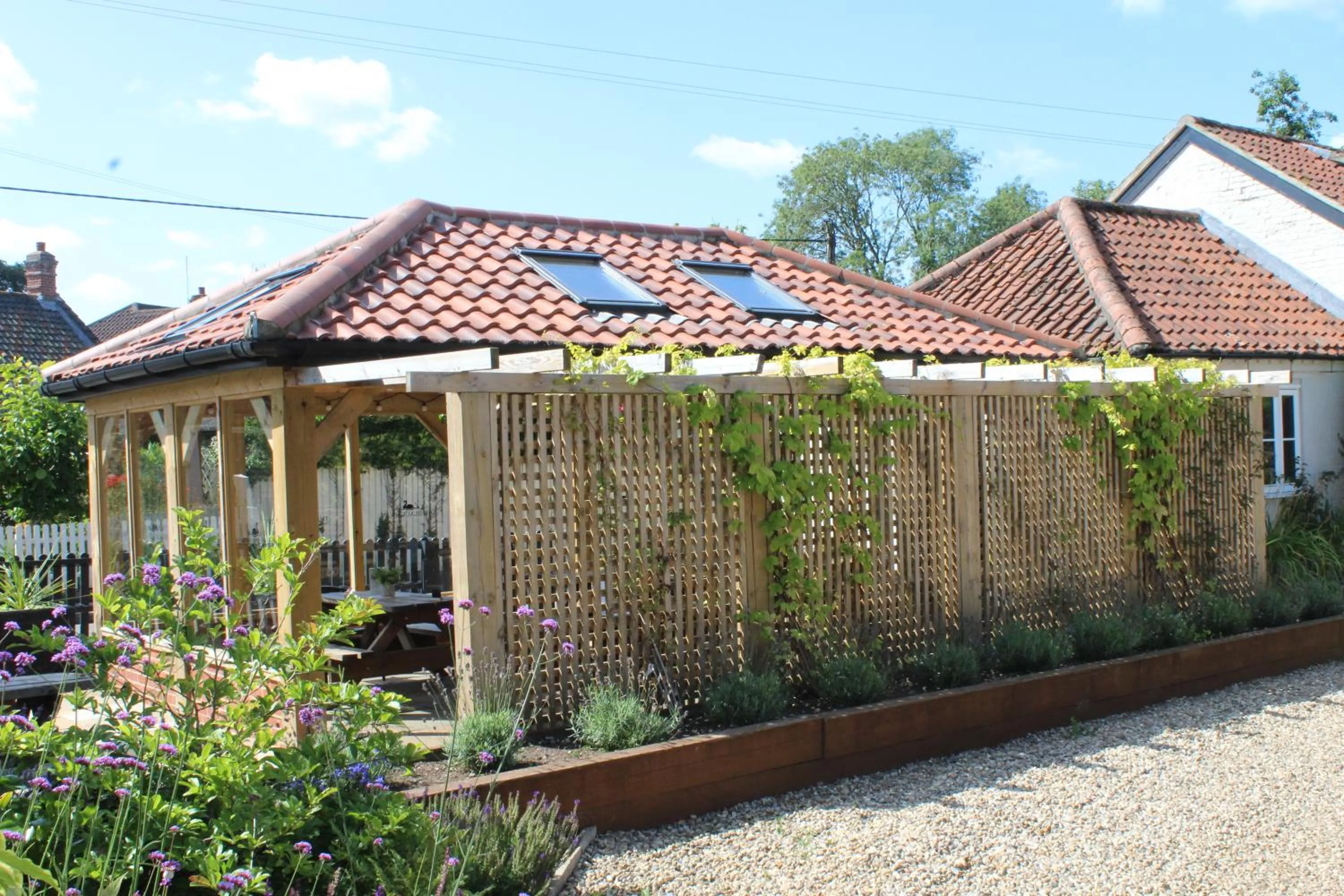 Facade/entrance in The Black Swan Inn