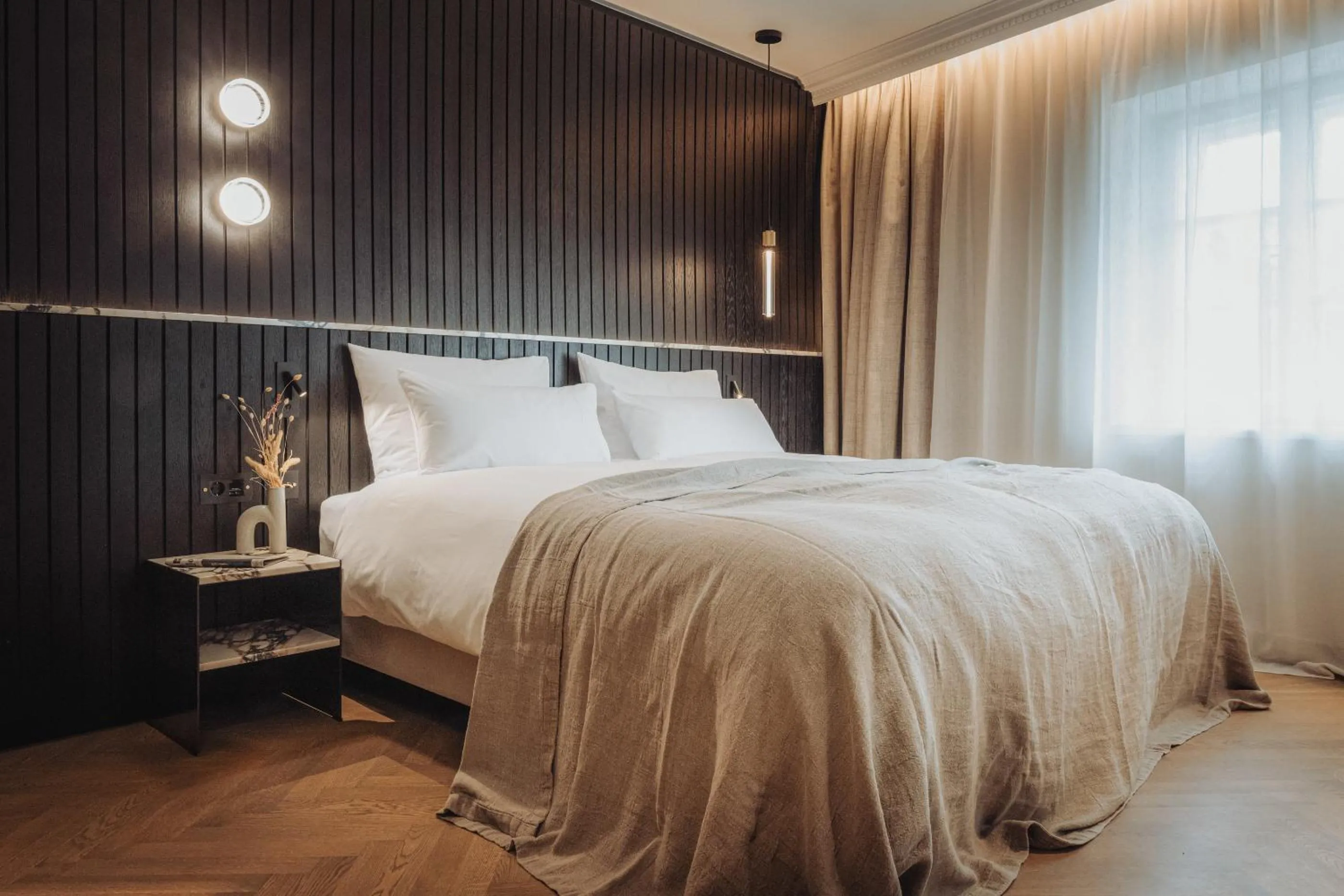 Bed in Gentle Hide Designhotel