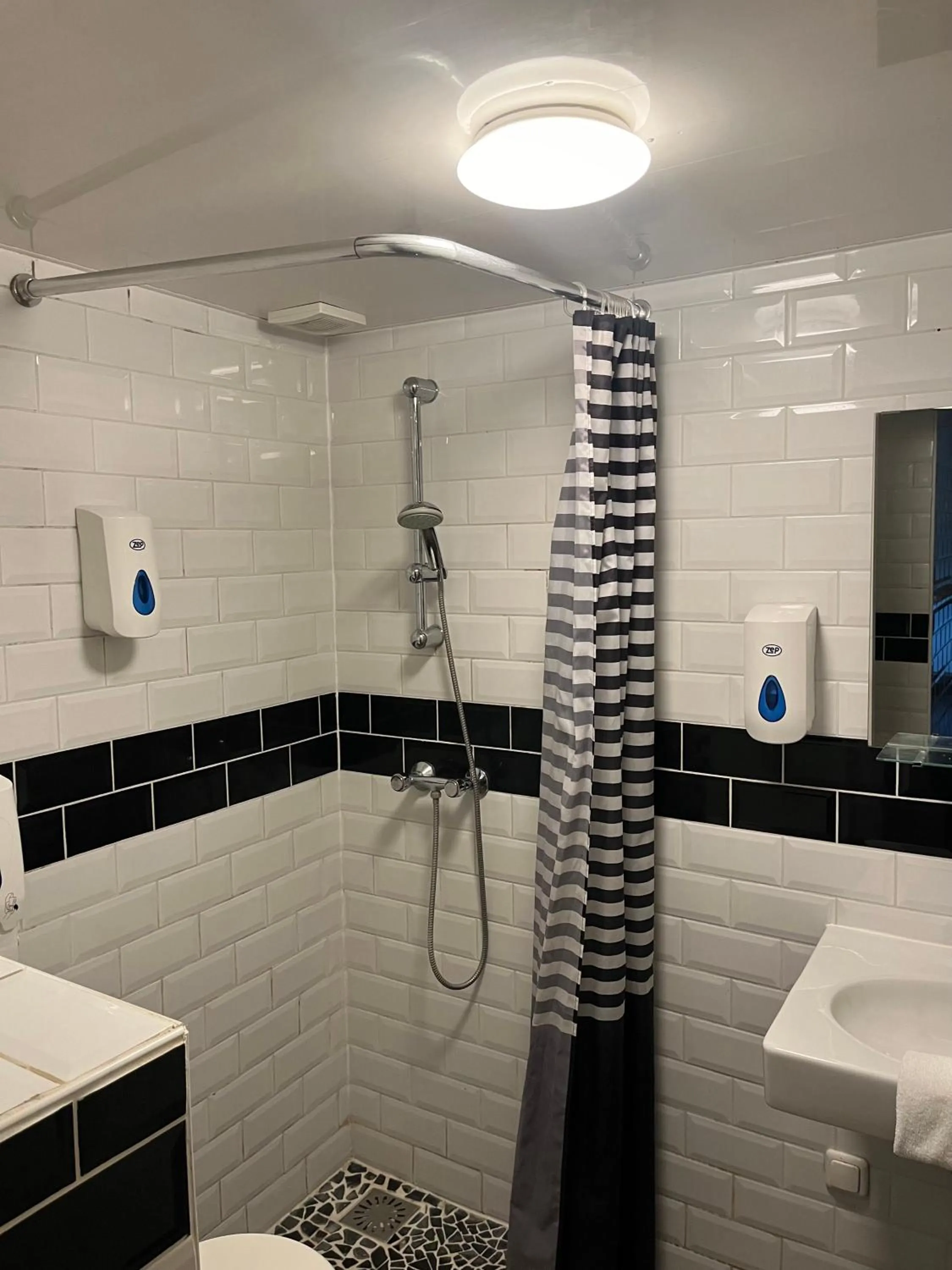 Bathroom in Hotel Waddengenot