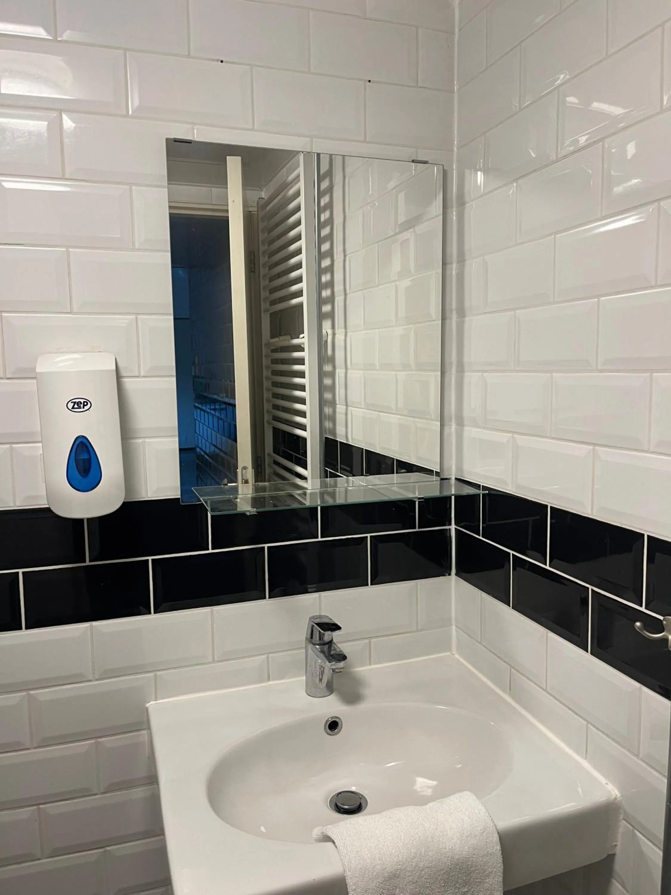 Bathroom in Hotel Waddengenot