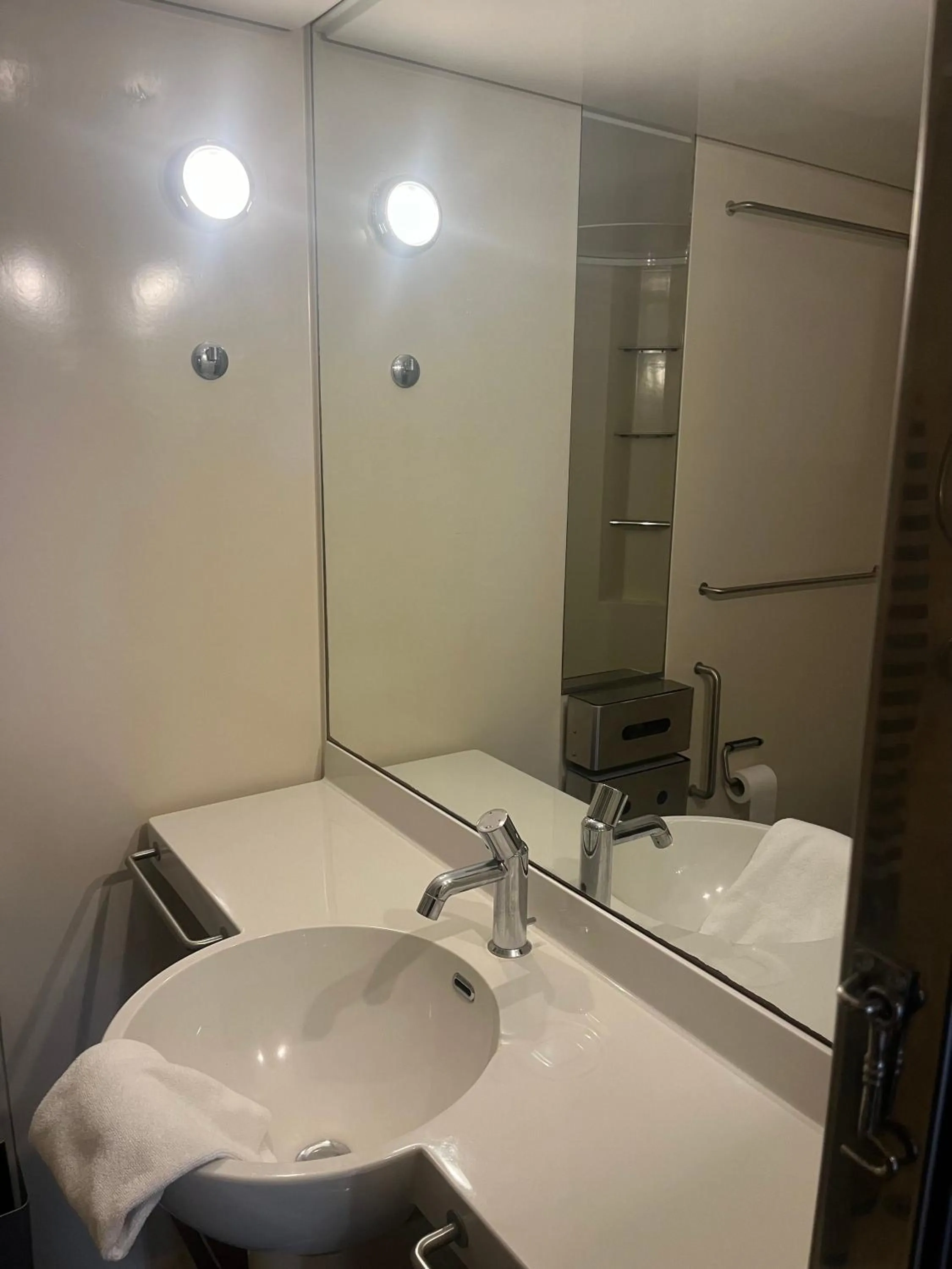 Bathroom in Hotel Waddengenot