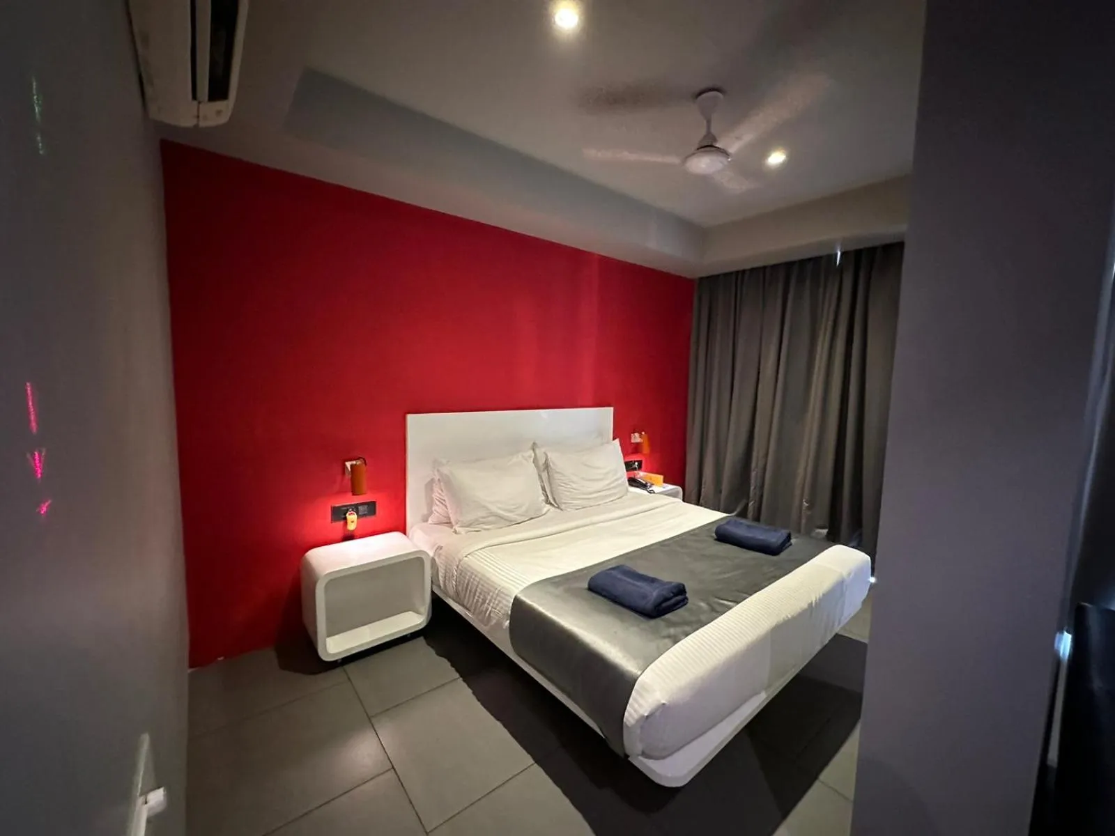 Bed in SinQ Party Hotel - No Male Stags Allowed