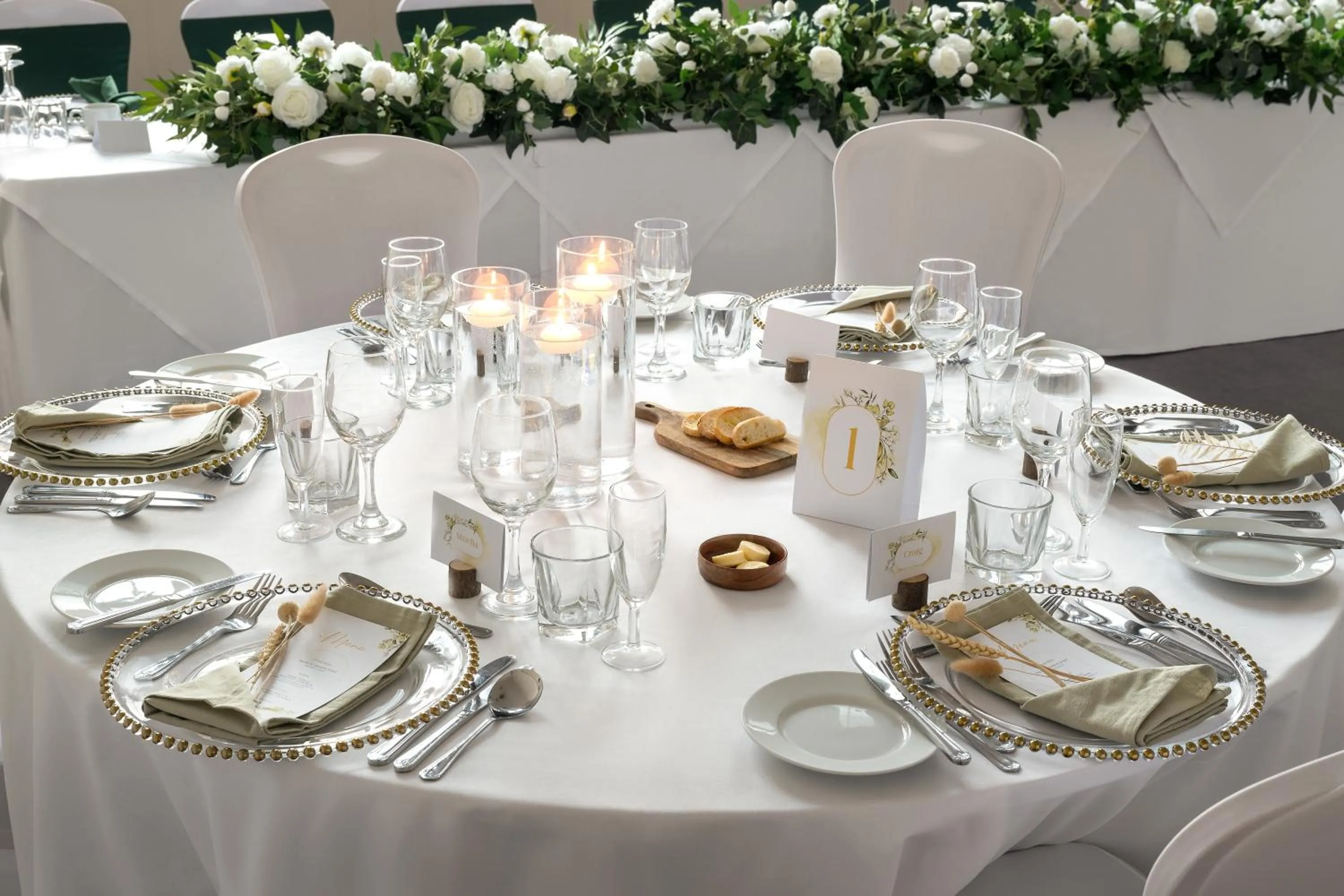 wedding in Stirling Highland Hotel- Part of the Cairn Collection