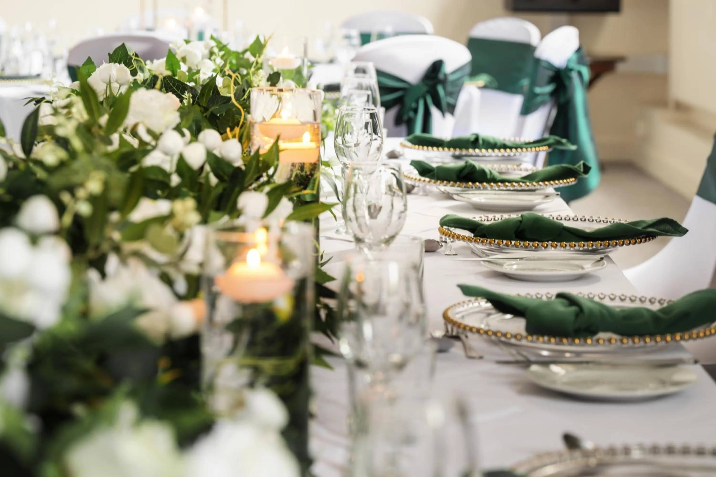 wedding in Stirling Highland Hotel- Part of the Cairn Collection