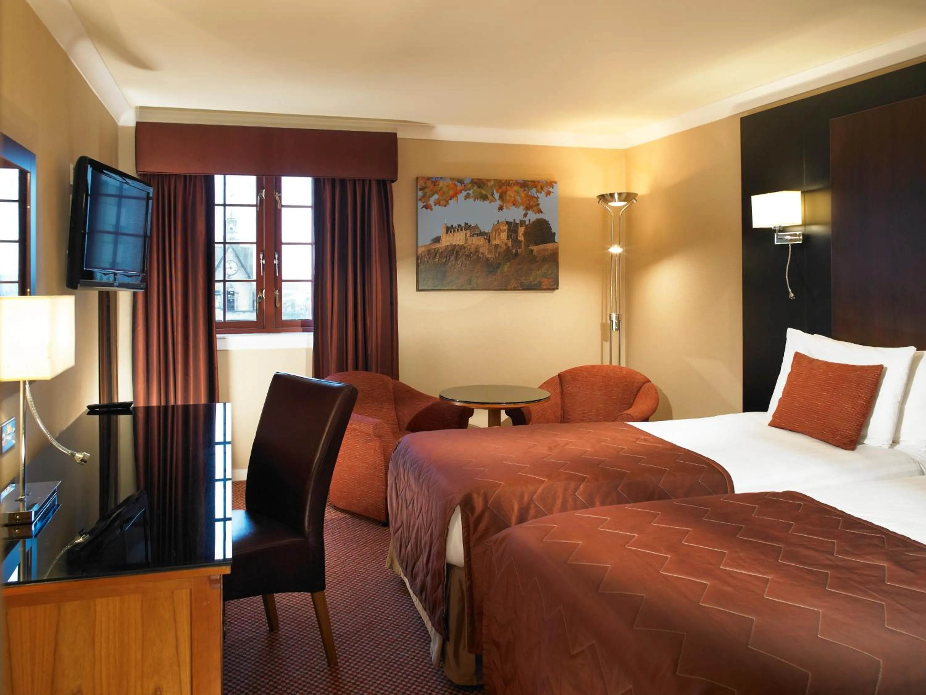 Bedroom, Bed in Stirling Highland Hotel- Part of the Cairn Collection