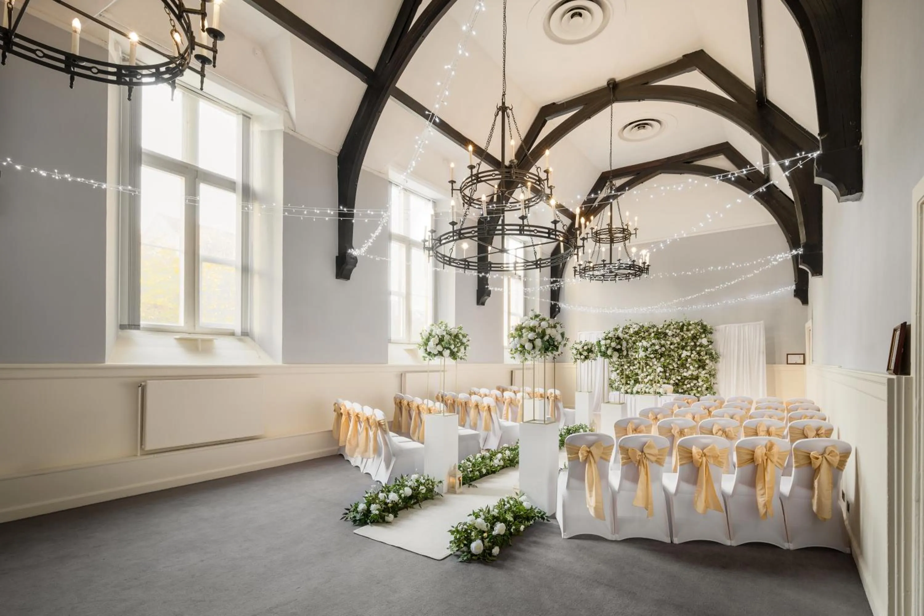 wedding in Stirling Highland Hotel- Part of the Cairn Collection
