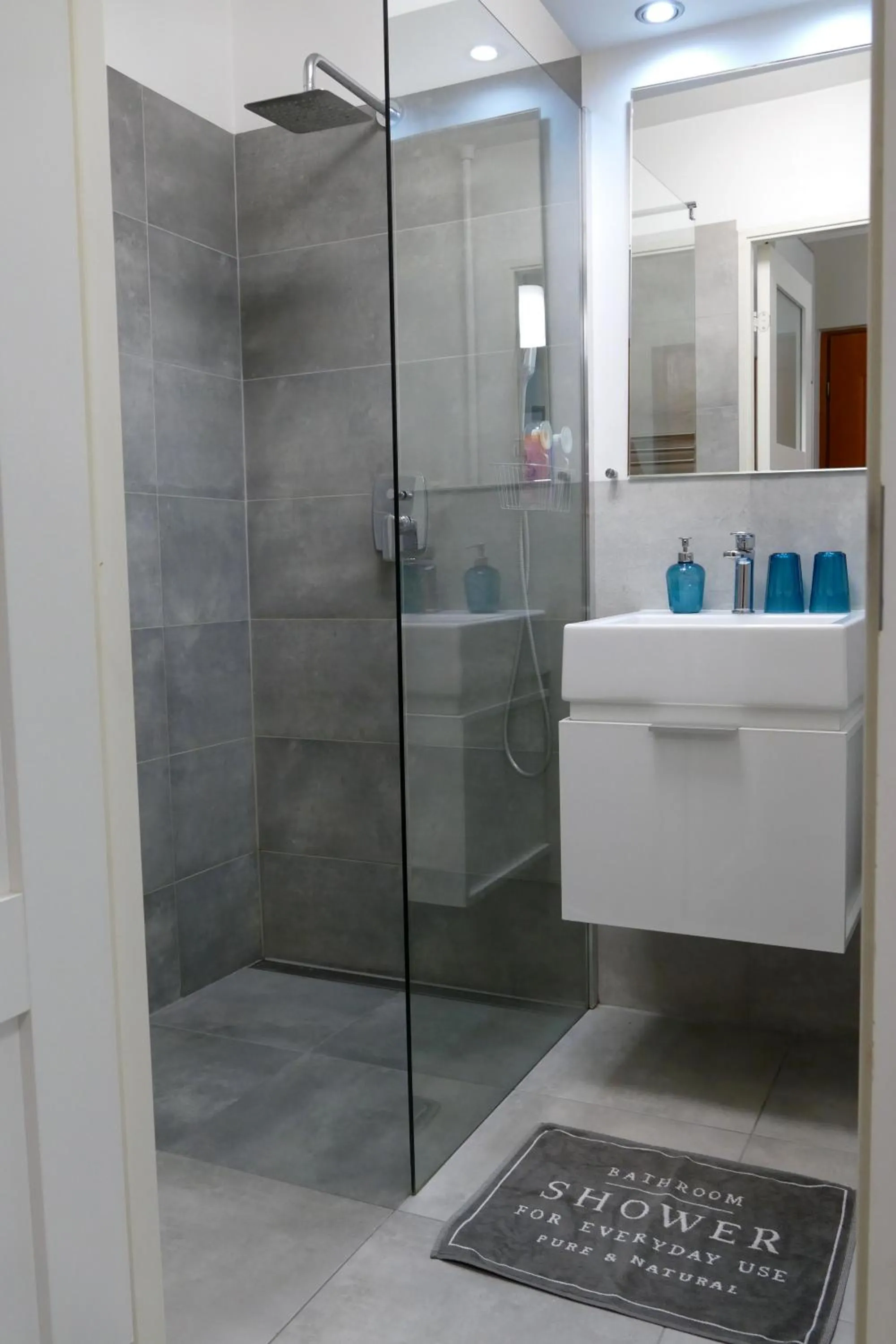 Shower in Feel at home - Old Town