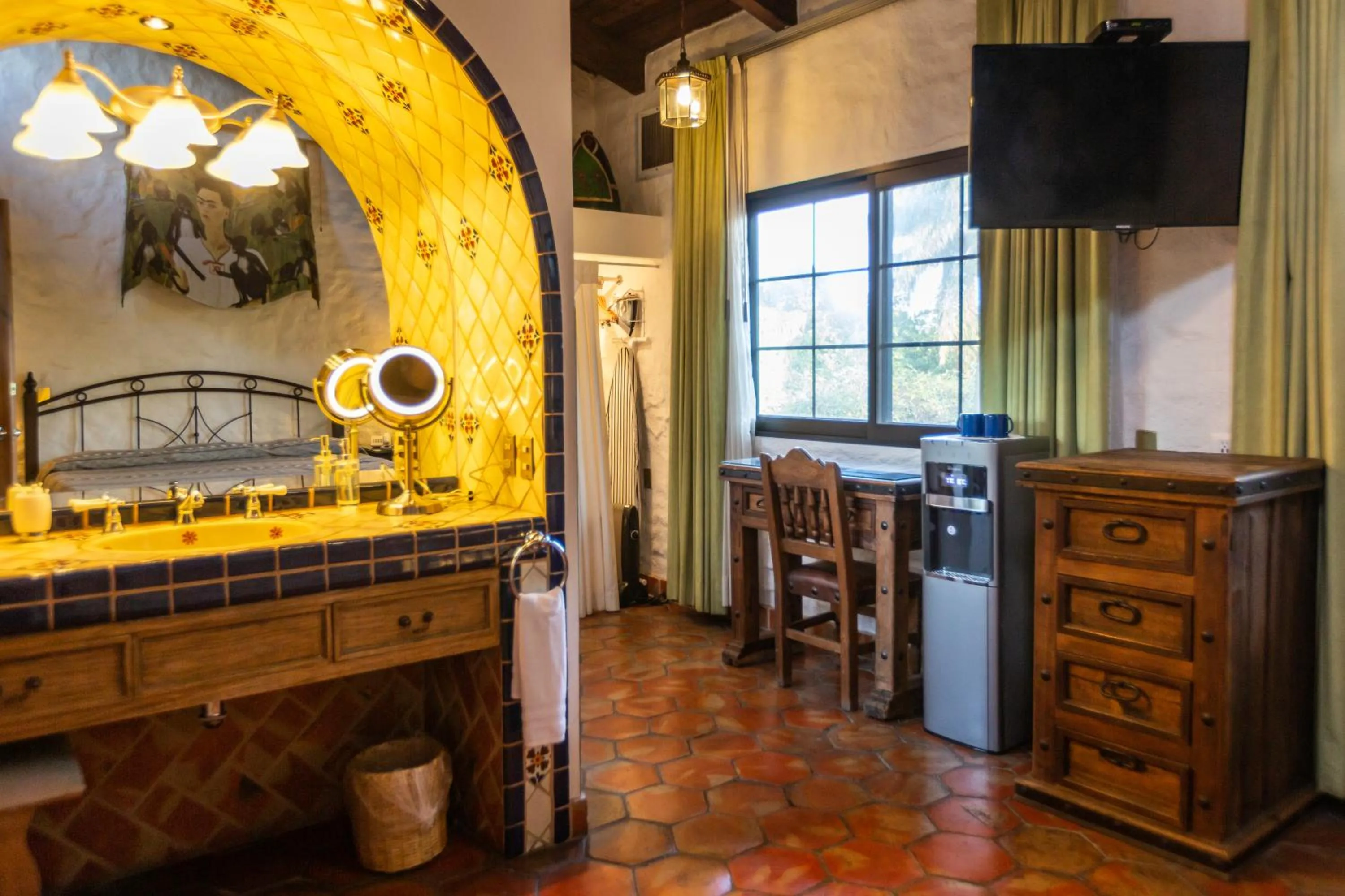 TV and multimedia in Quinta Don Jose Boutique Hotel