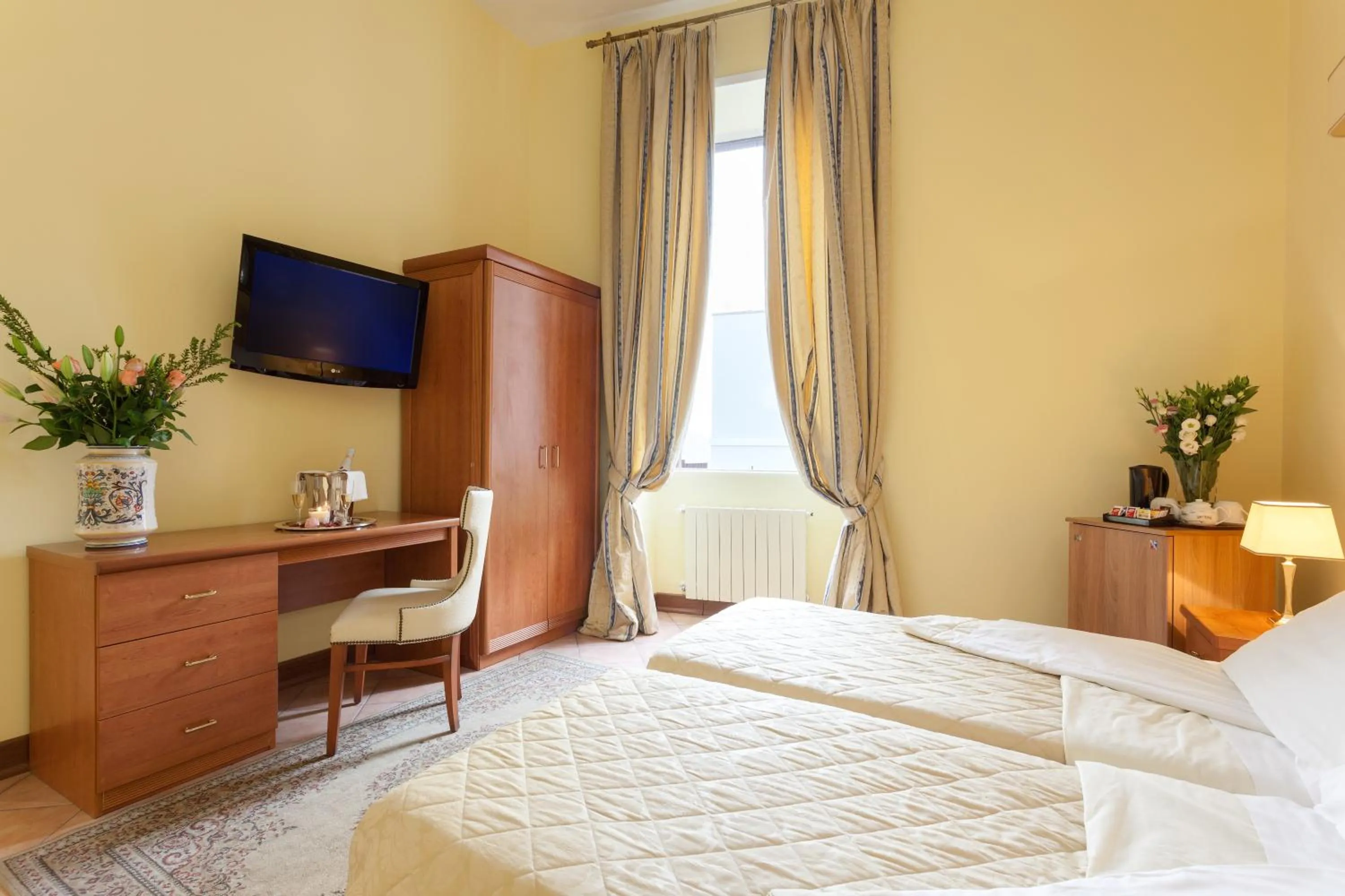 Seating area, Bed in Vatican Domus