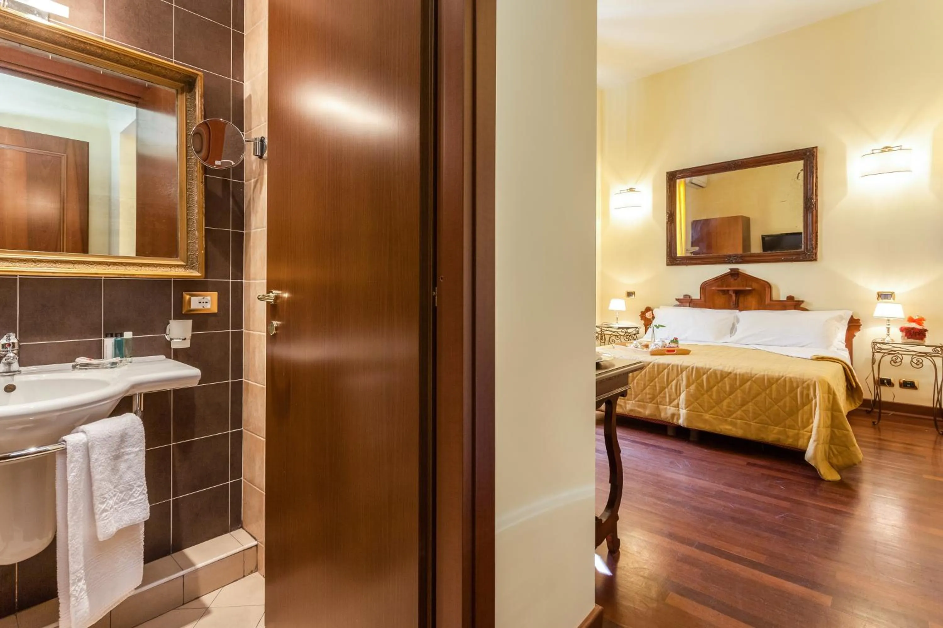 Photo of the whole room, Bed in Vatican Domus