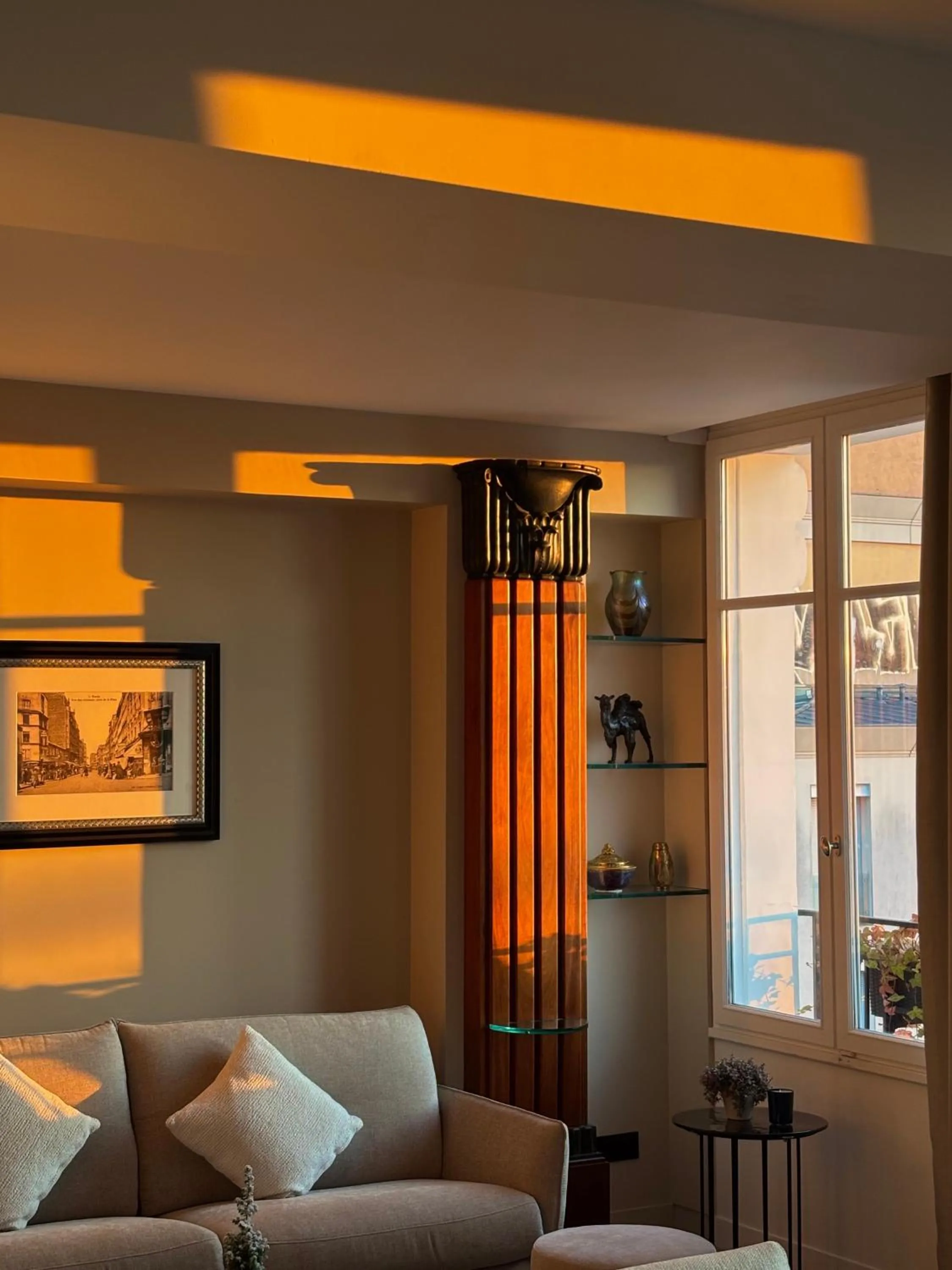 Living room in Montmartre Residence