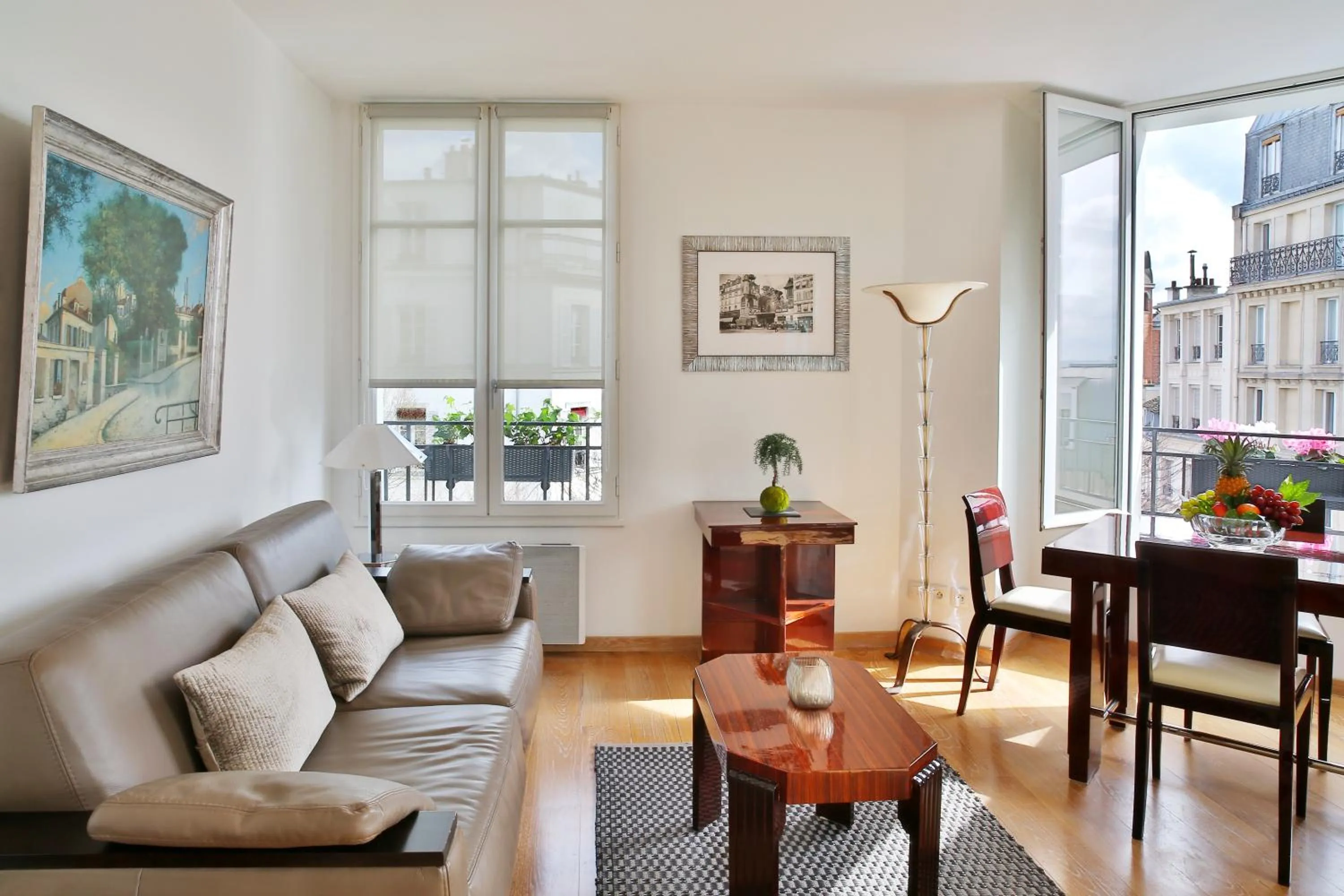 Living room in Montmartre Residence