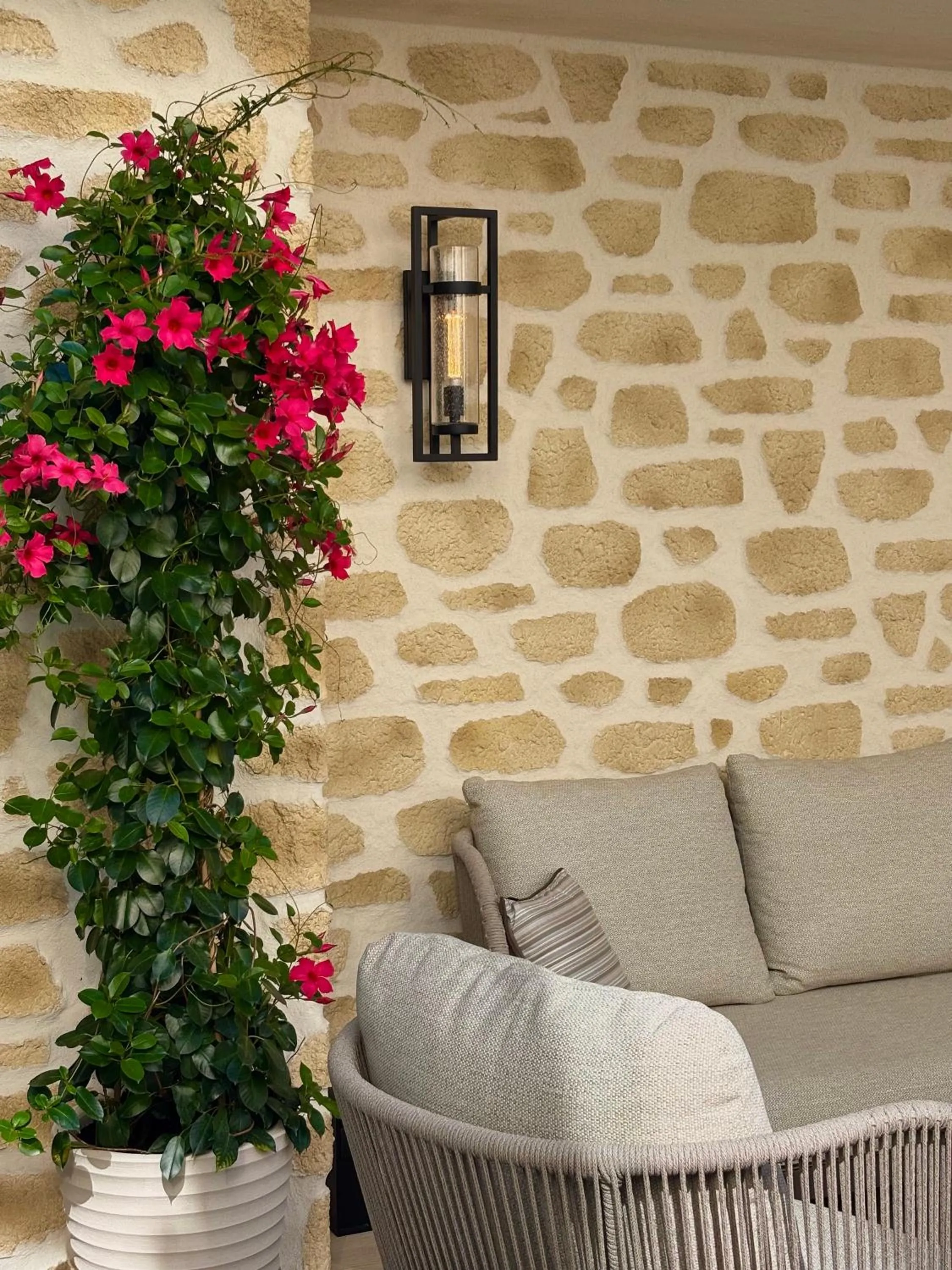 Patio in Montmartre Residence