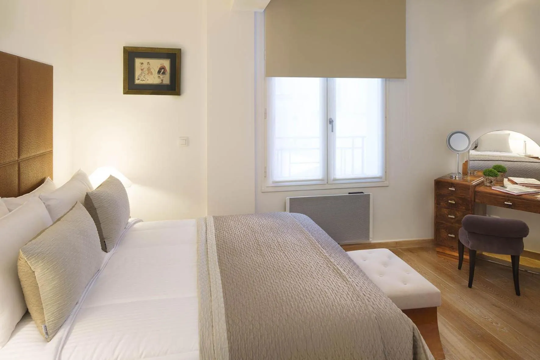 Bed in Montmartre Residence