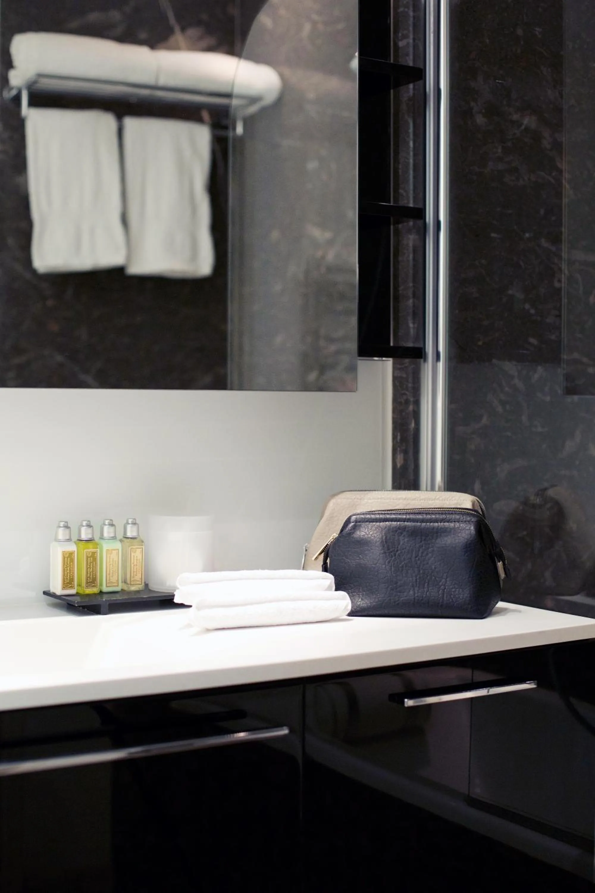 Bathroom in Montmartre Residence