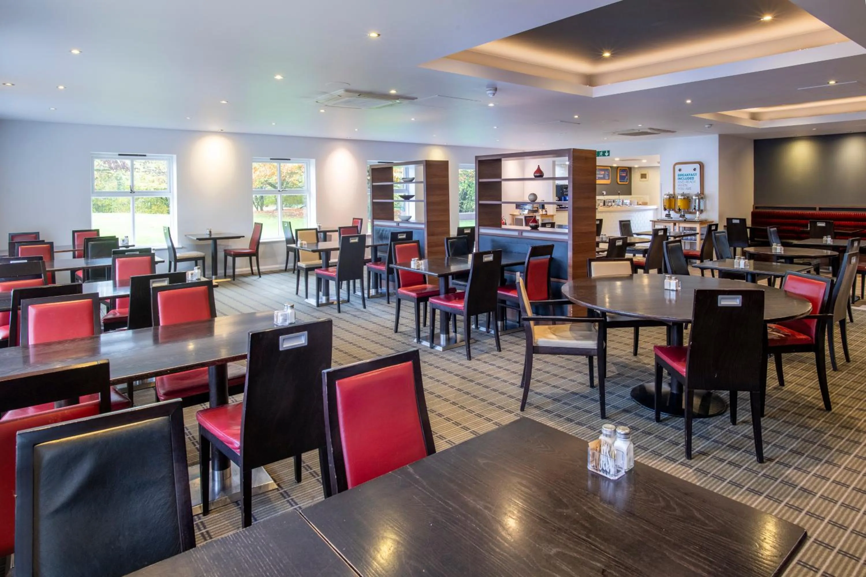 Breakfast in Holiday Inn Express Warwick - Stratford-upon-Avon by IHG
