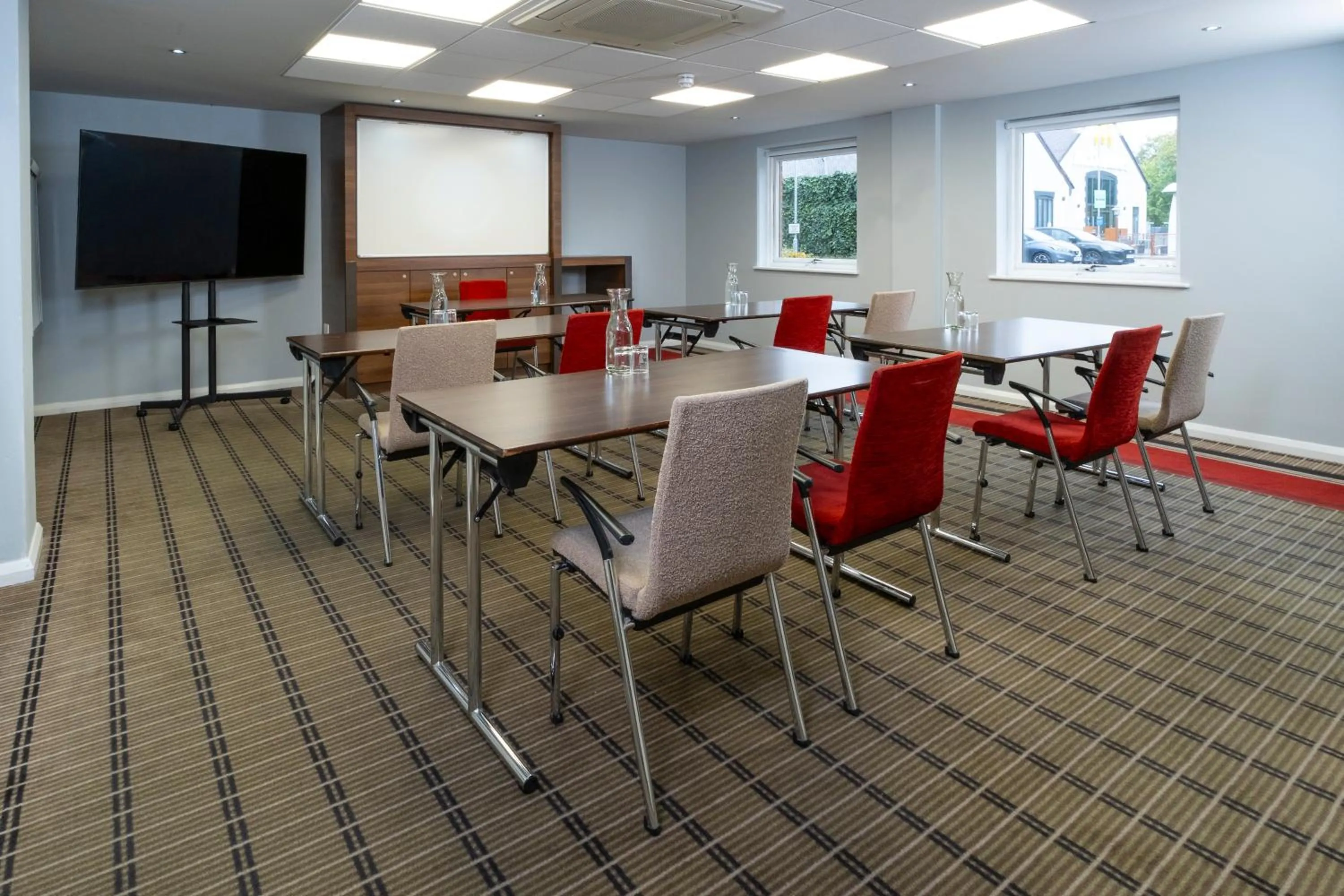 Meeting/conference room in Holiday Inn Express Warwick - Stratford-upon-Avon by IHG