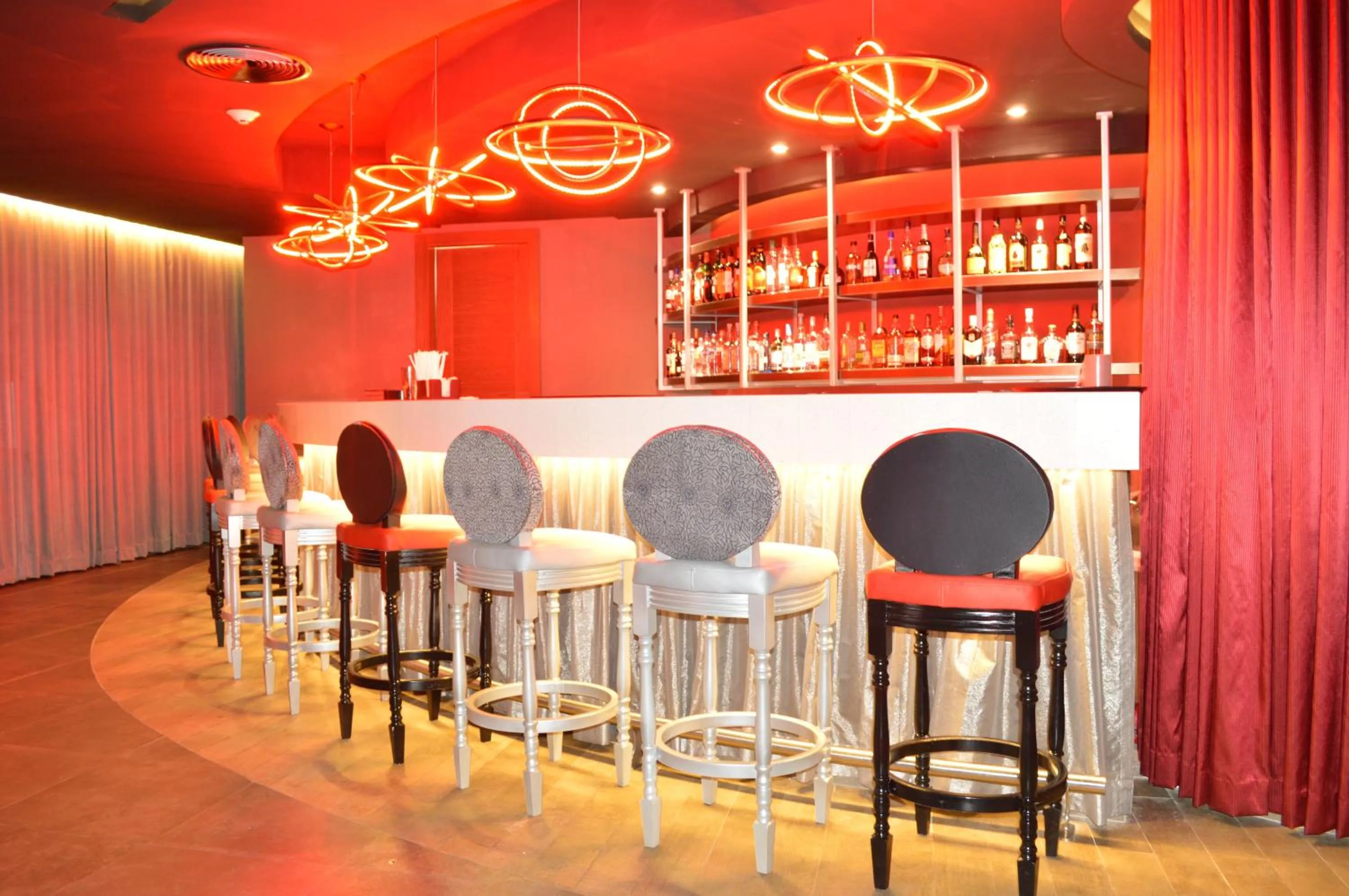 Lounge or bar in Royalton Hideaway Riviera Cancun, An Autograph Collection All-Inclusive Resort - Adults Only