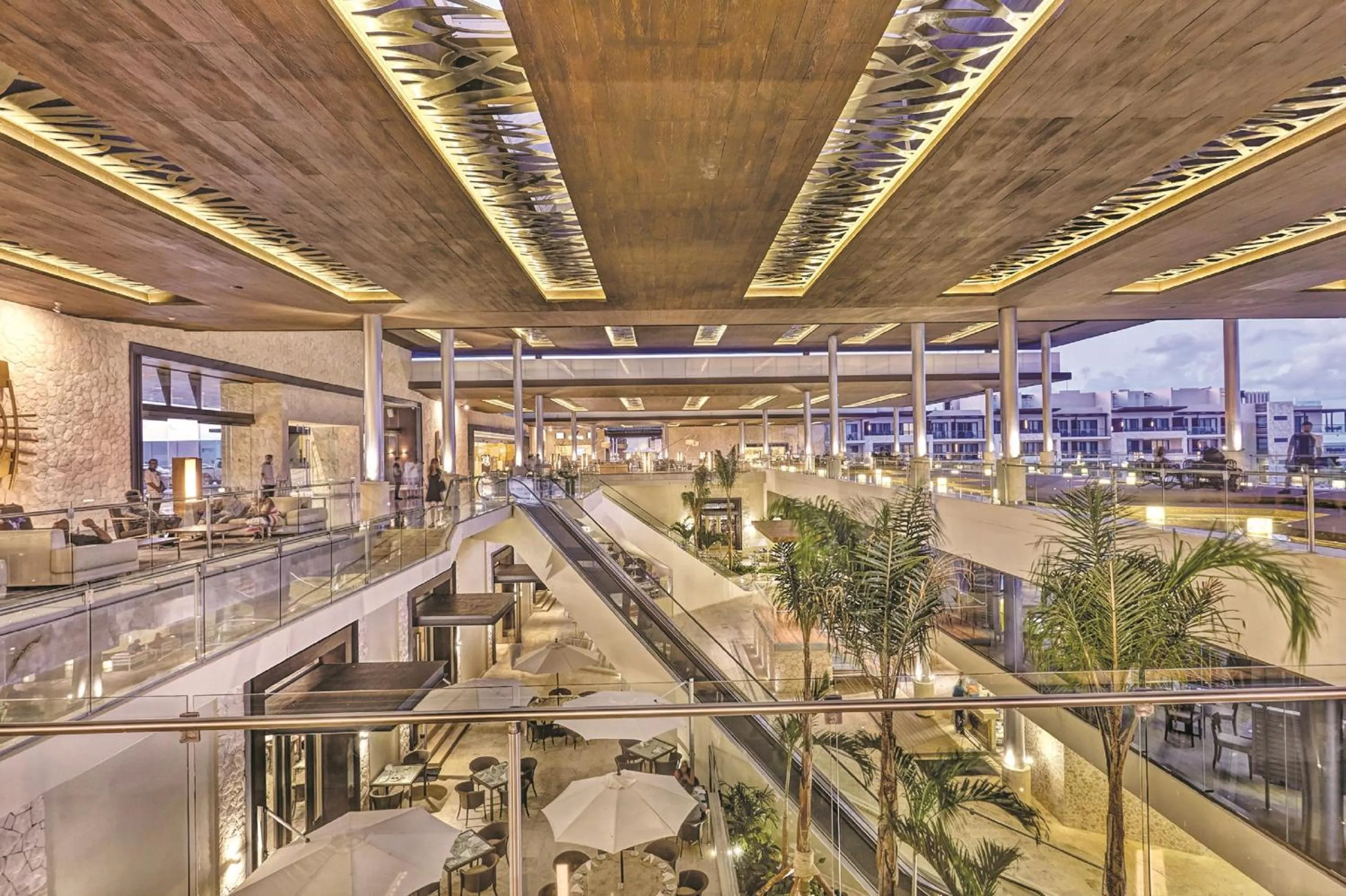 Lobby or reception in Royalton Hideaway Riviera Cancun, An Autograph Collection All-Inclusive Resort - Adults Only