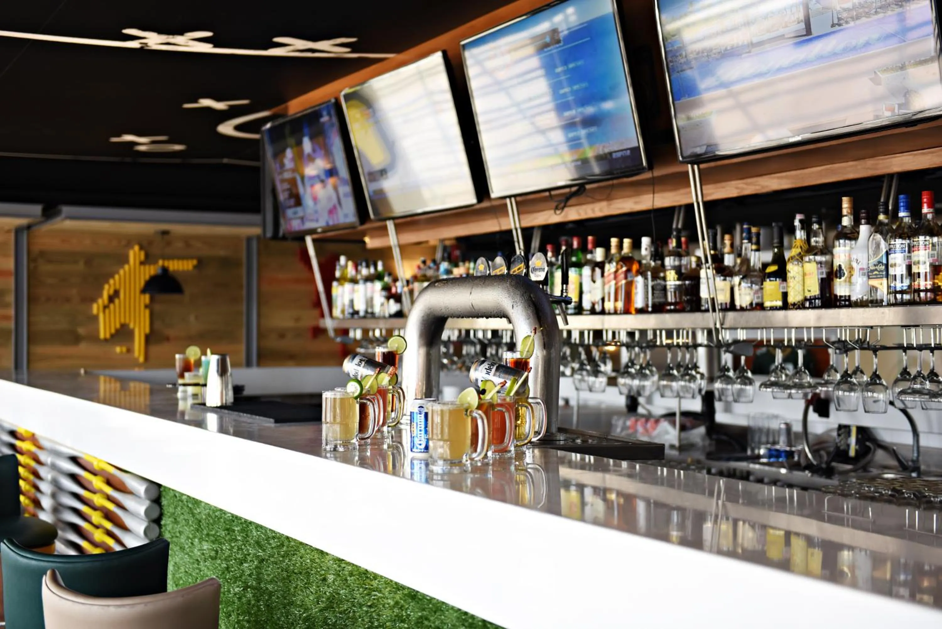 Lounge or bar in Royalton Hideaway Riviera Cancun, An Autograph Collection All-Inclusive Resort - Adults Only