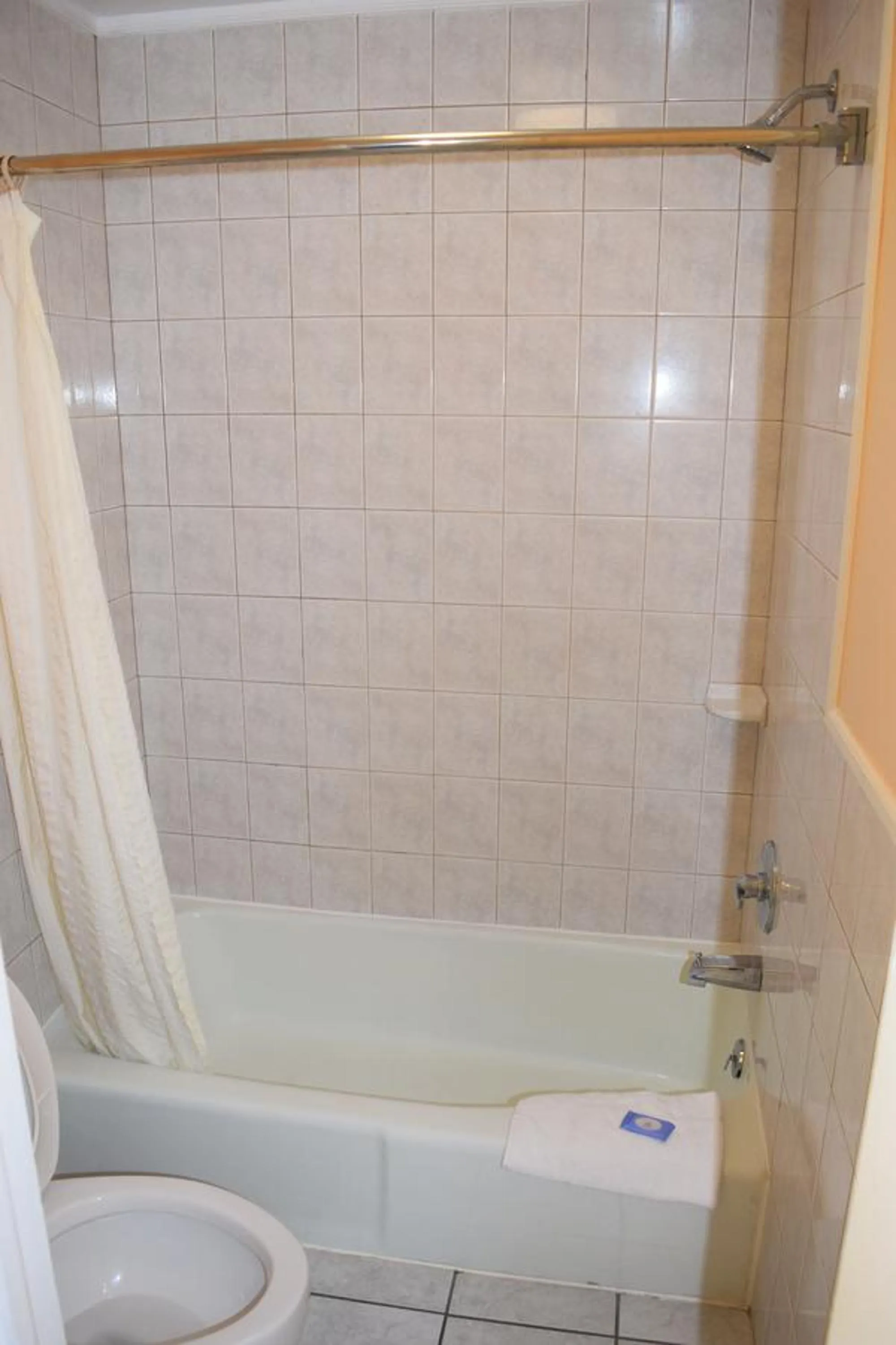 Property building in Fort Eustis Inn