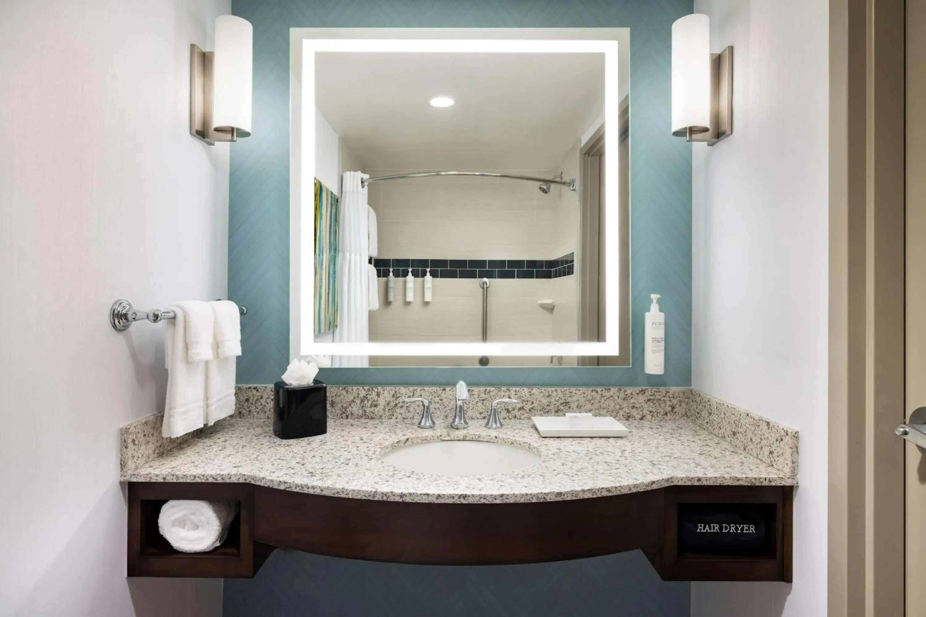 Premium Queen Room with Two Queen Beds in Hilton Garden Inn Palo Alto Premium Queen Room with Two Queen Beds in Hilton Garden Inn Palo Alto