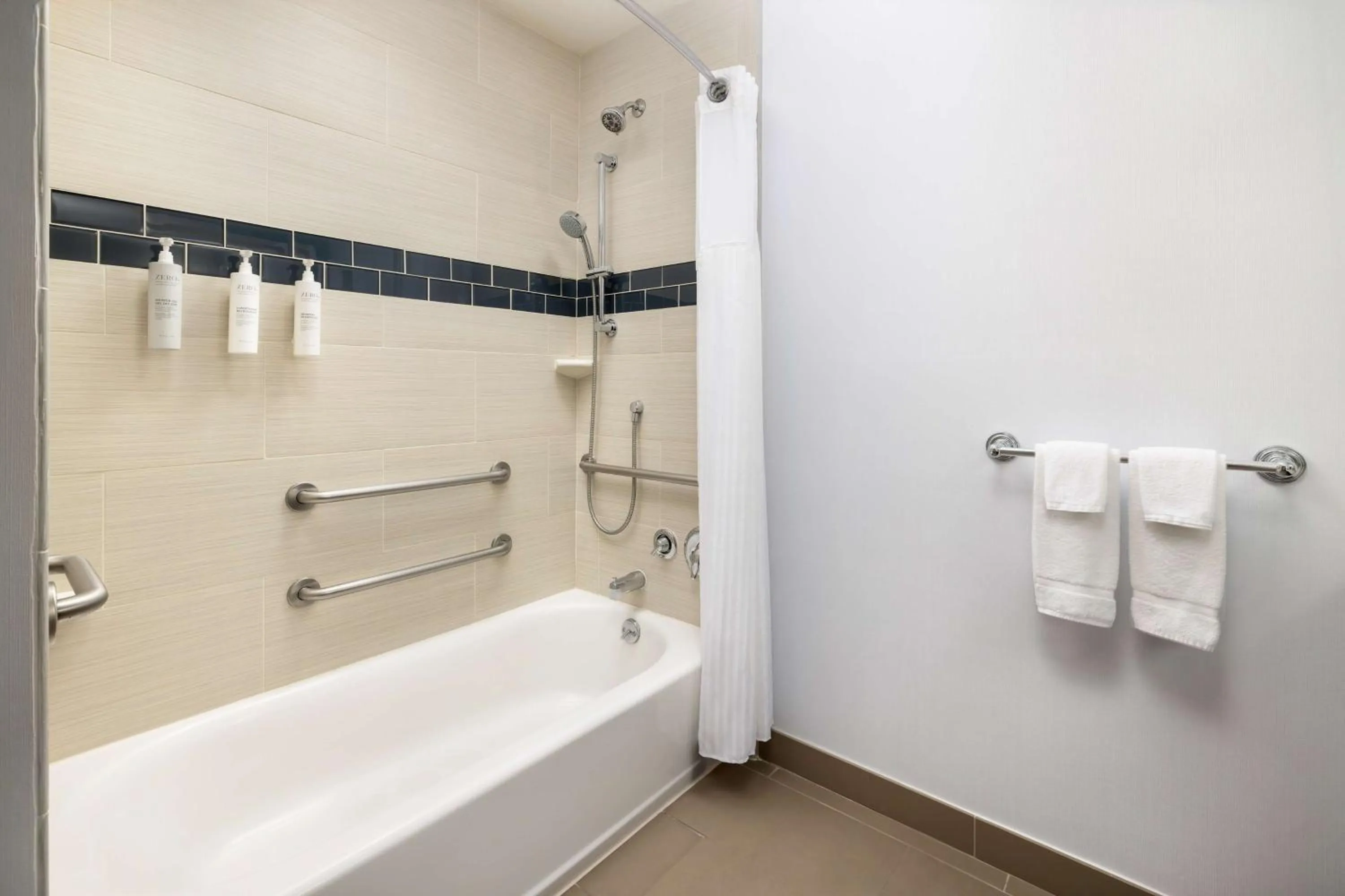 Bathroom in Hilton Garden Inn Palo Alto