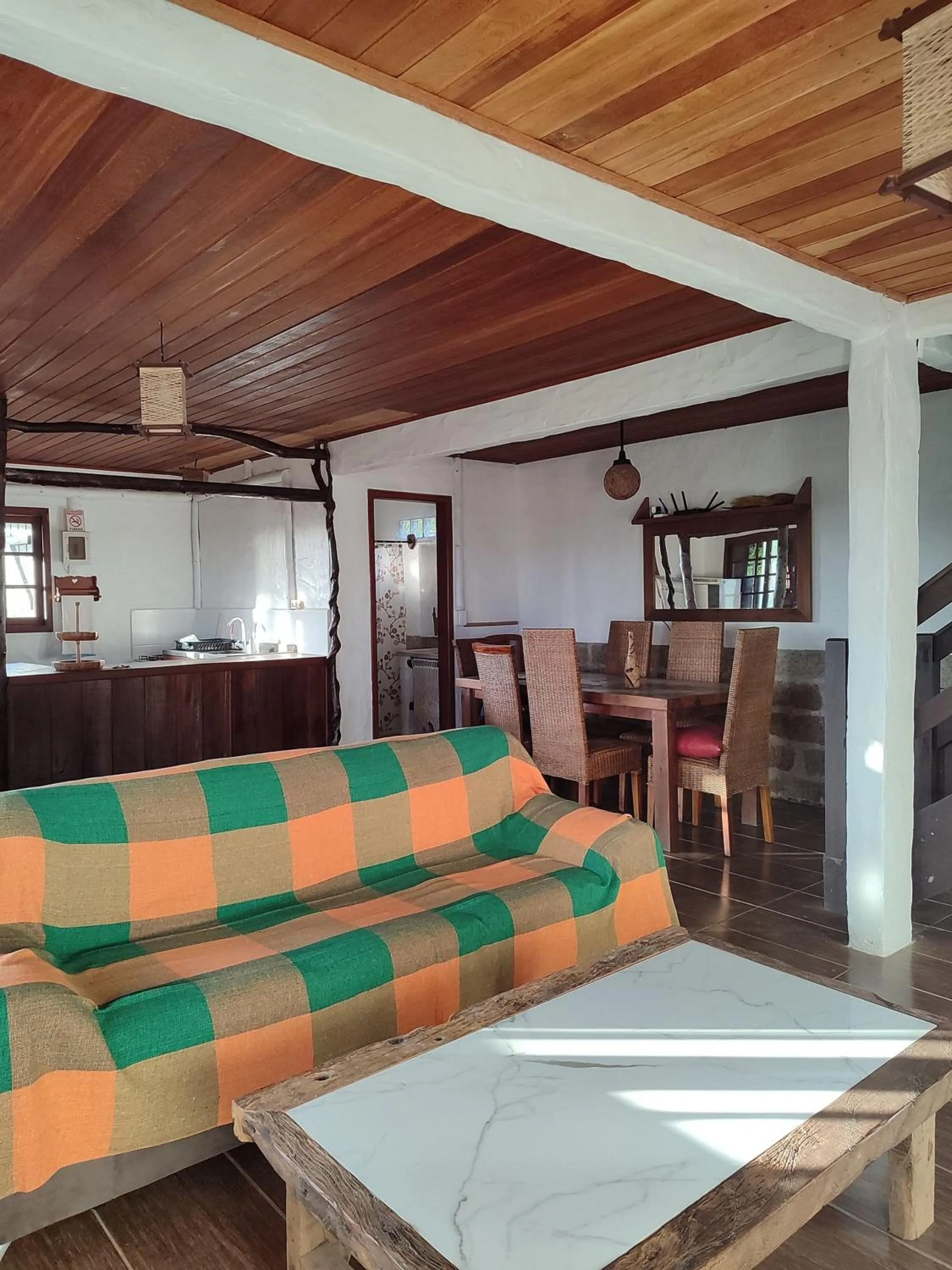 Seating area in Pousada Casa Morango - Praia do Rosa - SC